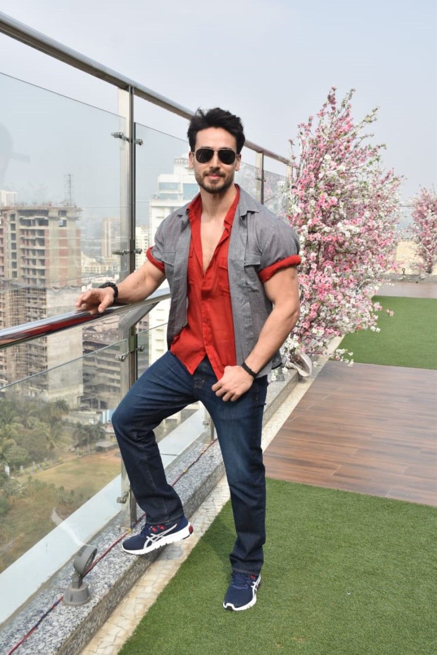 Tiger Shroff & Shraddha Kapoor snapped promoting 'Baaghi 3' in Mumbai