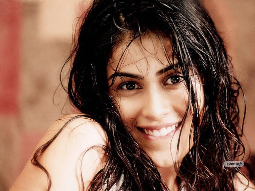 Genelia Deshmukh Wallpapers - Wallpaper Cave