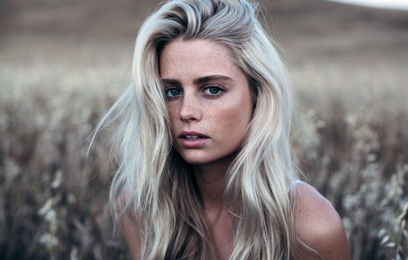 Wallpaper girl, green eyes, long hair, field, photo, model, lips, face, blonde, portrait, mouth, close up, freckles, open mouth, strap, looking at camera image for desktop, section девушки