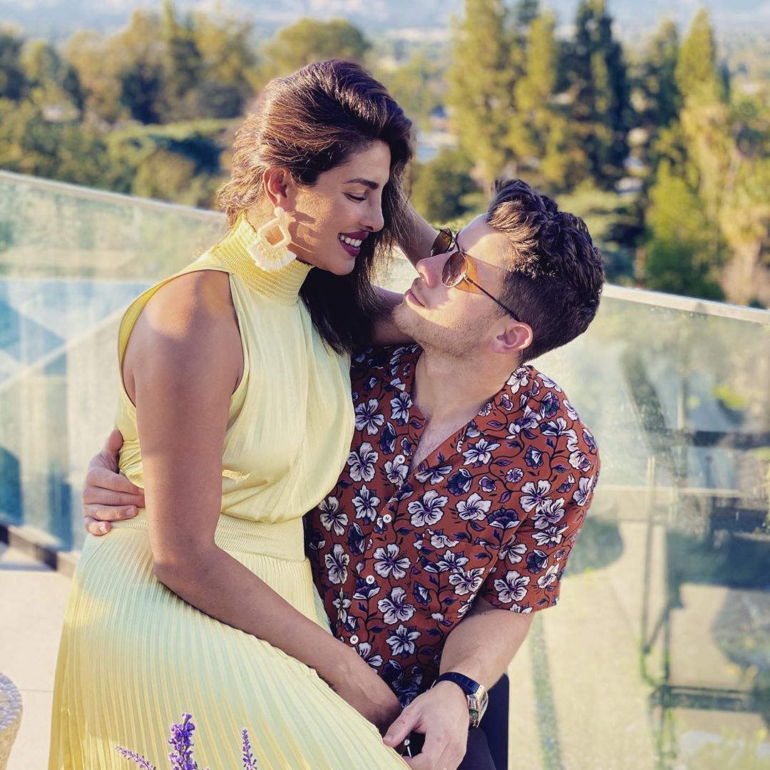 Romantic Picture of Celebrity couple Priyanka Chopra and Nick Jonas