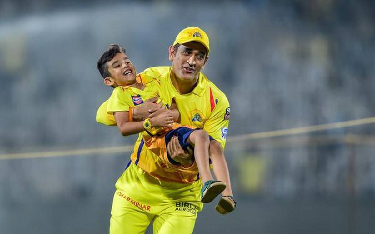 IPL 2019: MS Dhoni joins Watson and Tahir's sons in playful run Hindu BusinessLine