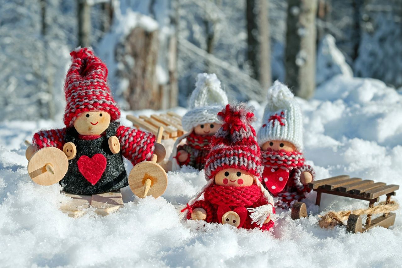 Desktop Wallpaper Doll Heart sledge Winter Winter hat Snow