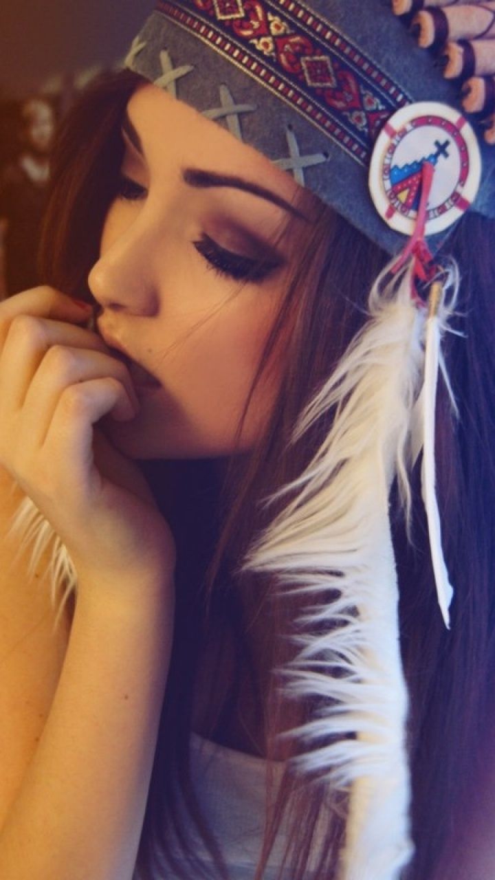 Girl Indian Hat desktop PC and Mac wallpaper