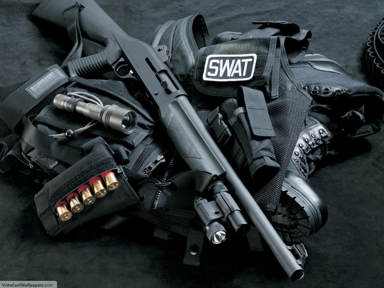 Don't wanna be in Swat.but I do wanna be an FBI profiler so.yeah. Swat gear, Swat, Guns wallpaper