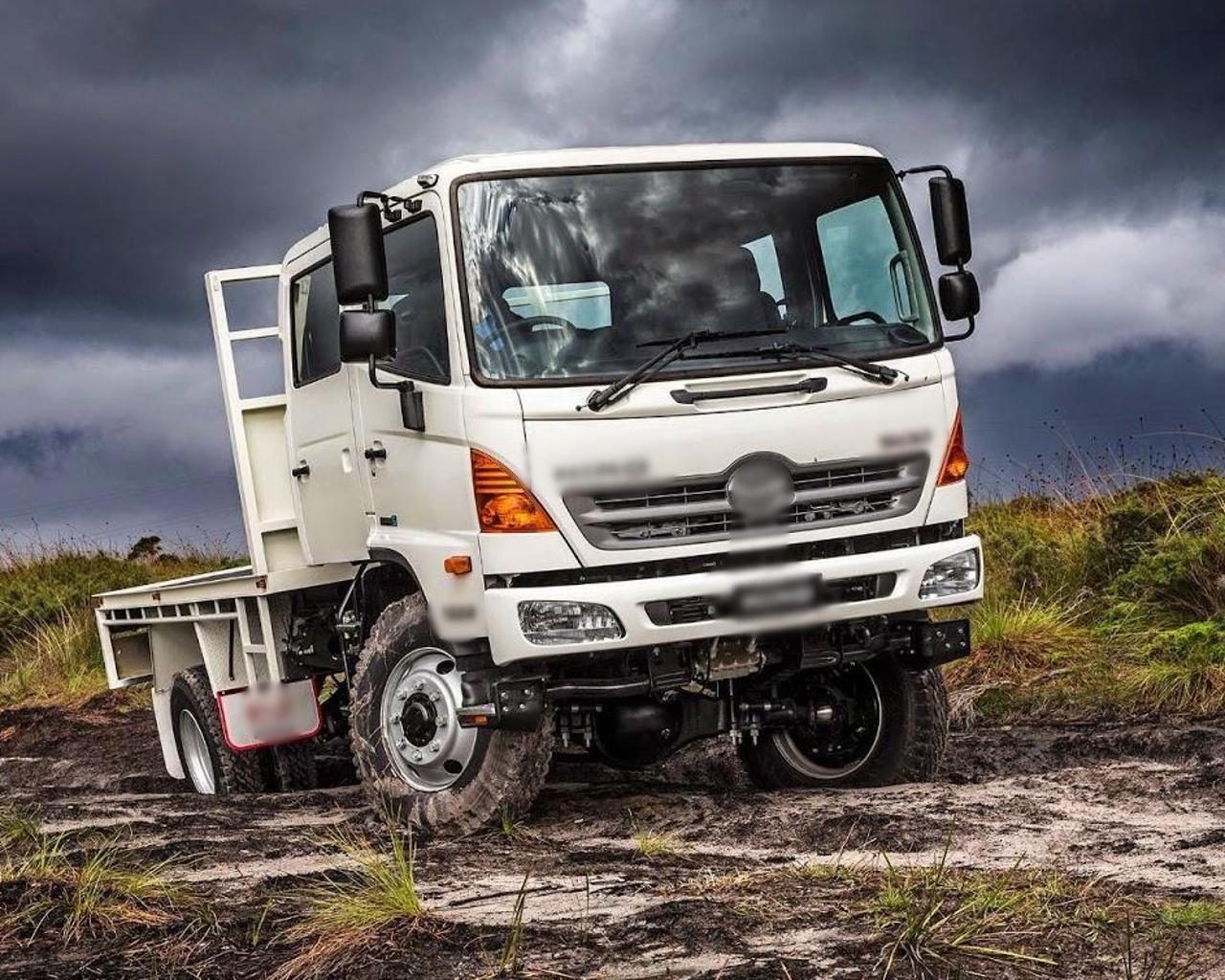 Автомобиль hino фото