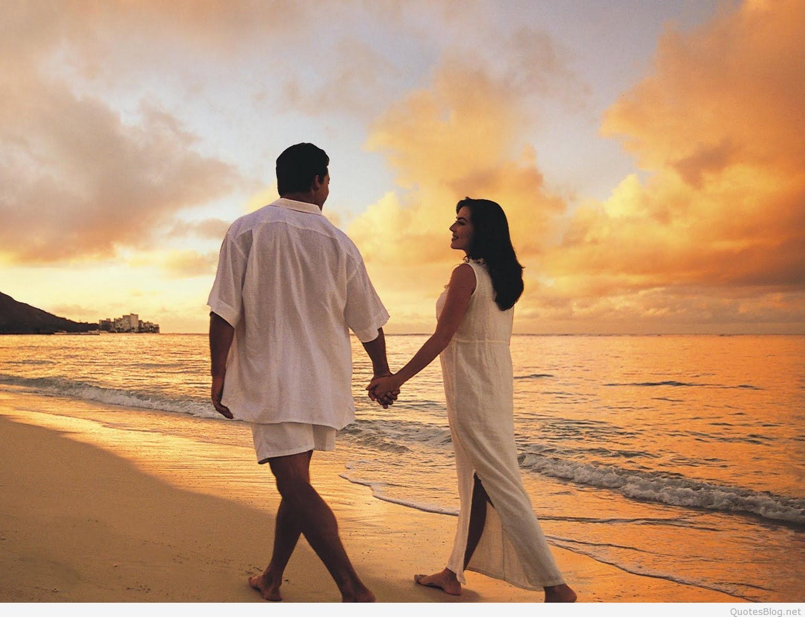 Love Couple Beach HD Wallpaper Cool Desktop Background Screen Photo Love