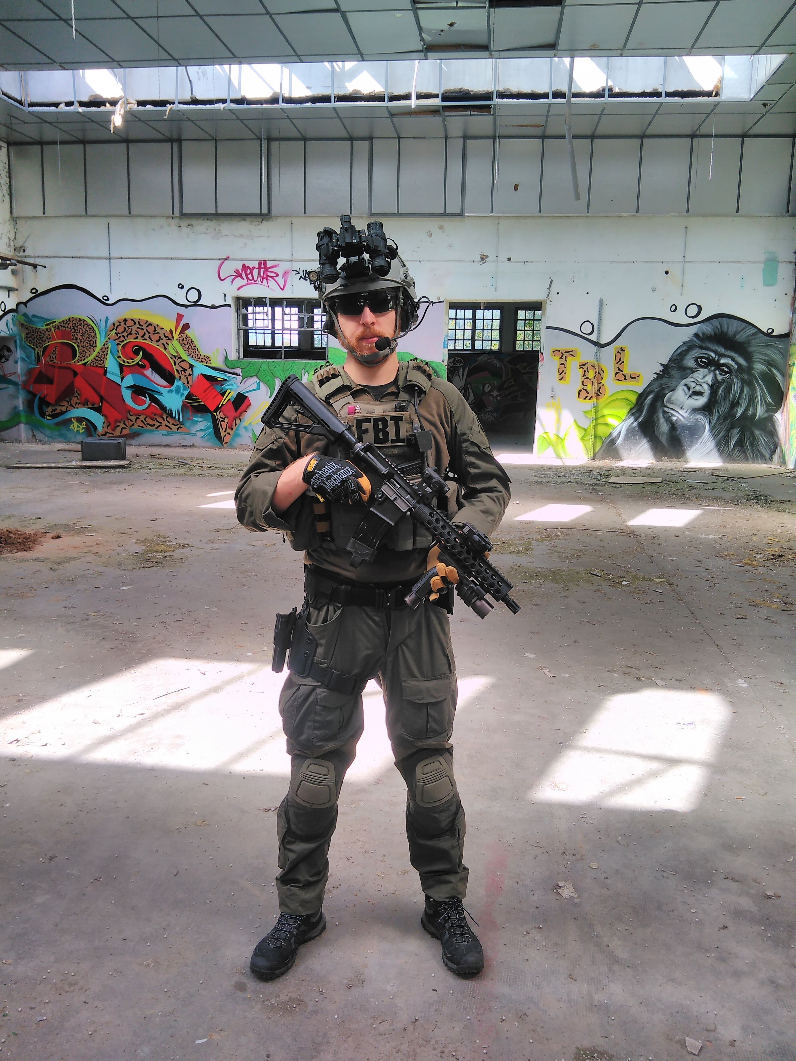 FBI SWAT L.A RANGER GREEN #FBISWAT #FBI #Rangergreen #RG. Military outfit, Military gear special forces, Special police