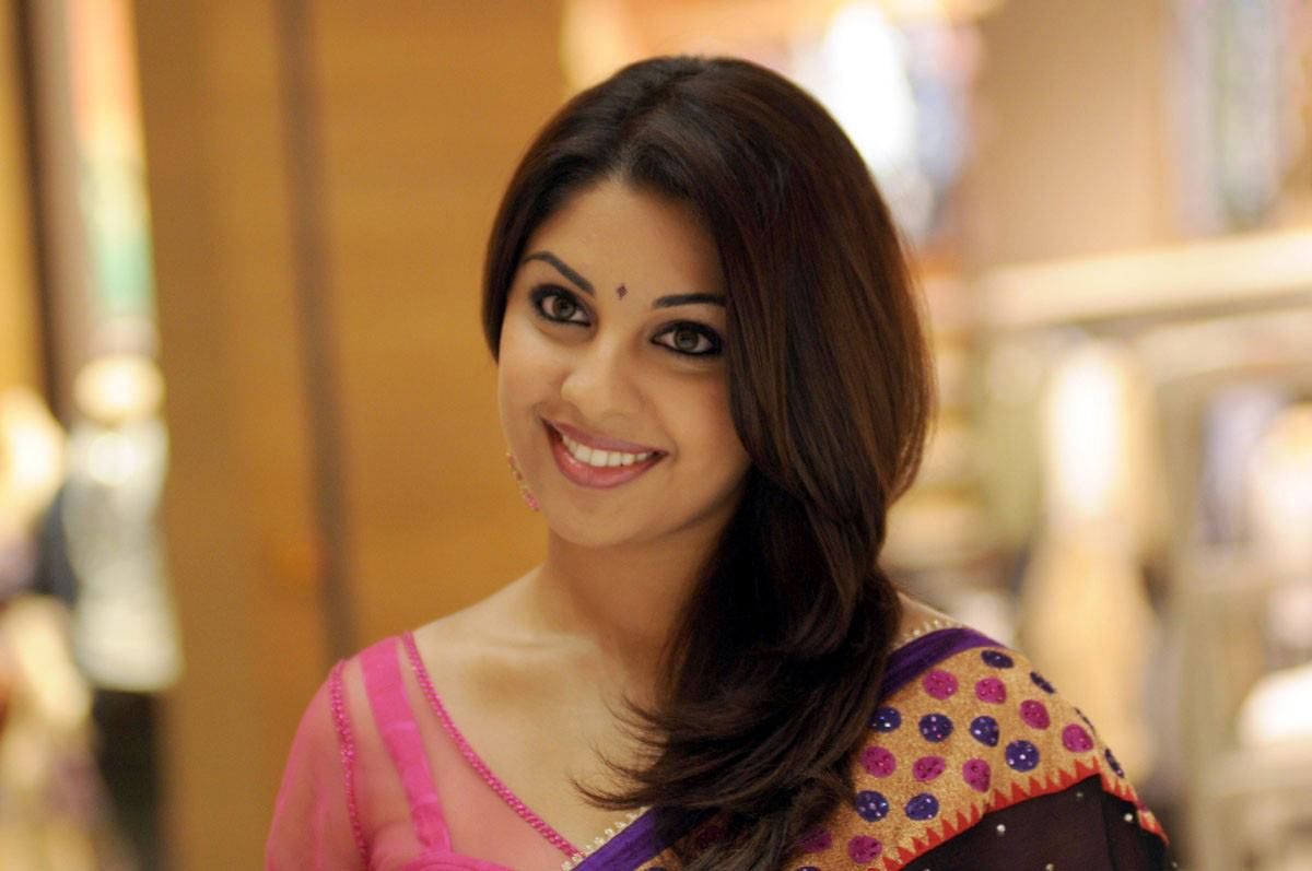 Richa Gangopadhyay Wallpaper