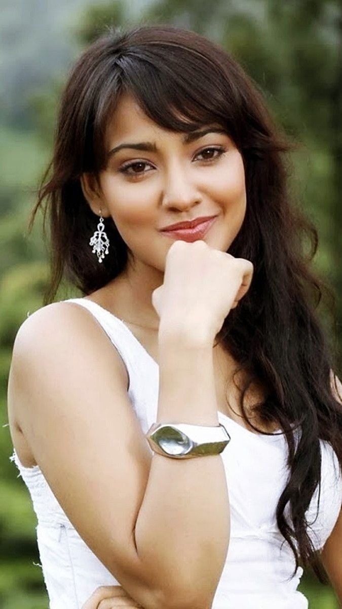 neha sharma 2022 wallpaper