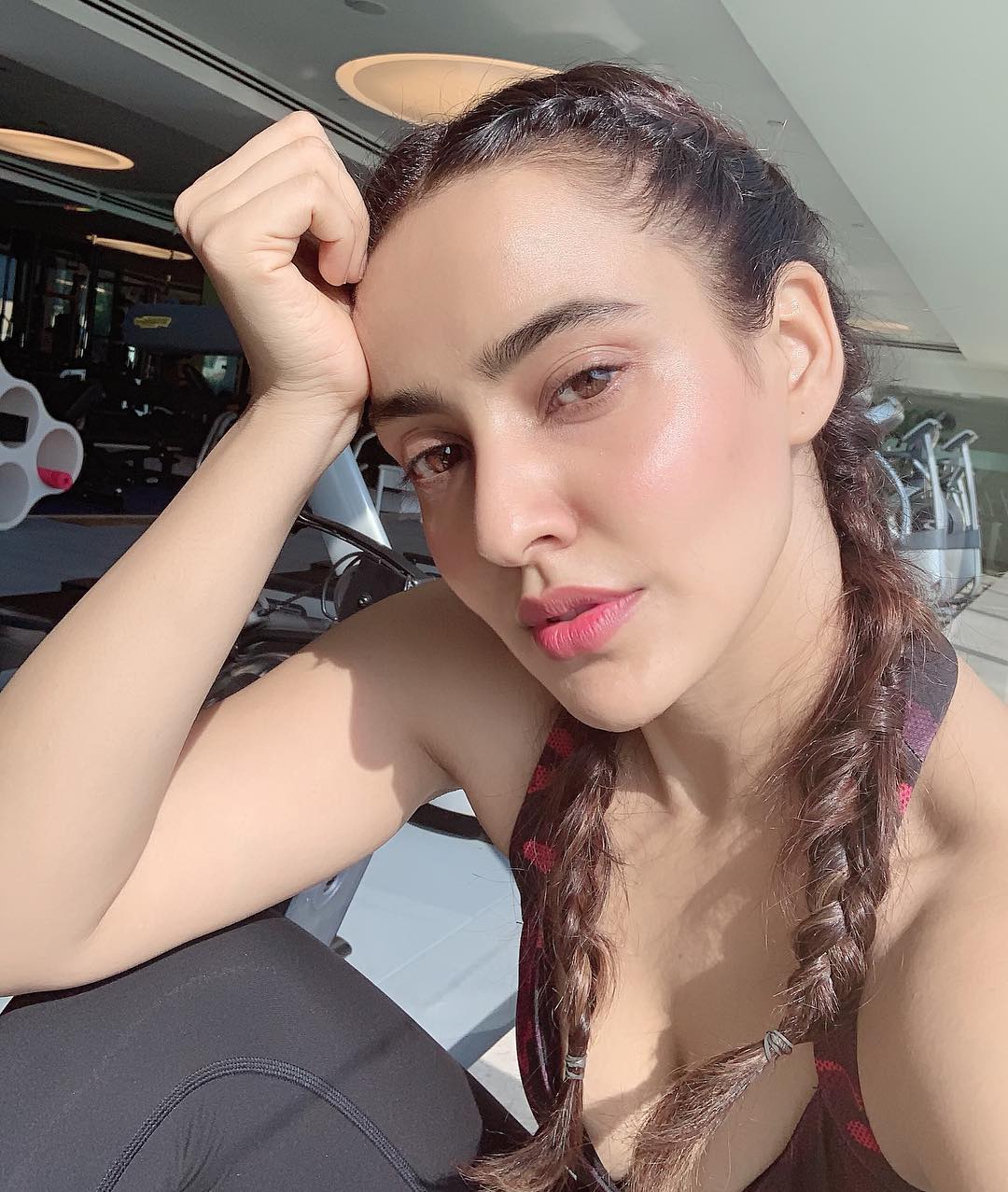 Hot Actress Neha Sharma HD Photo HD Neha Sharma HD HD Wallpaper