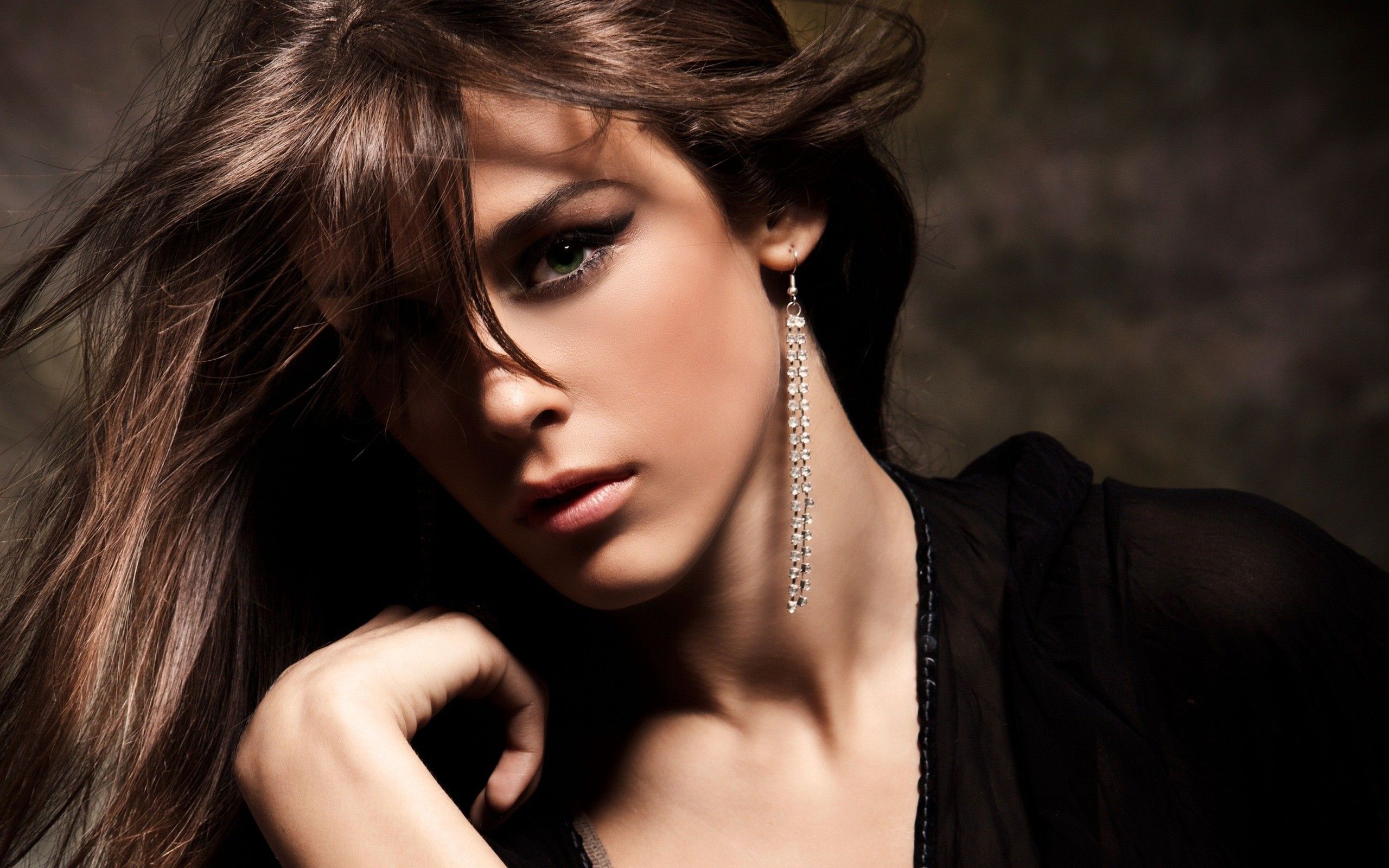 Beautiful Women HD Wallpaper