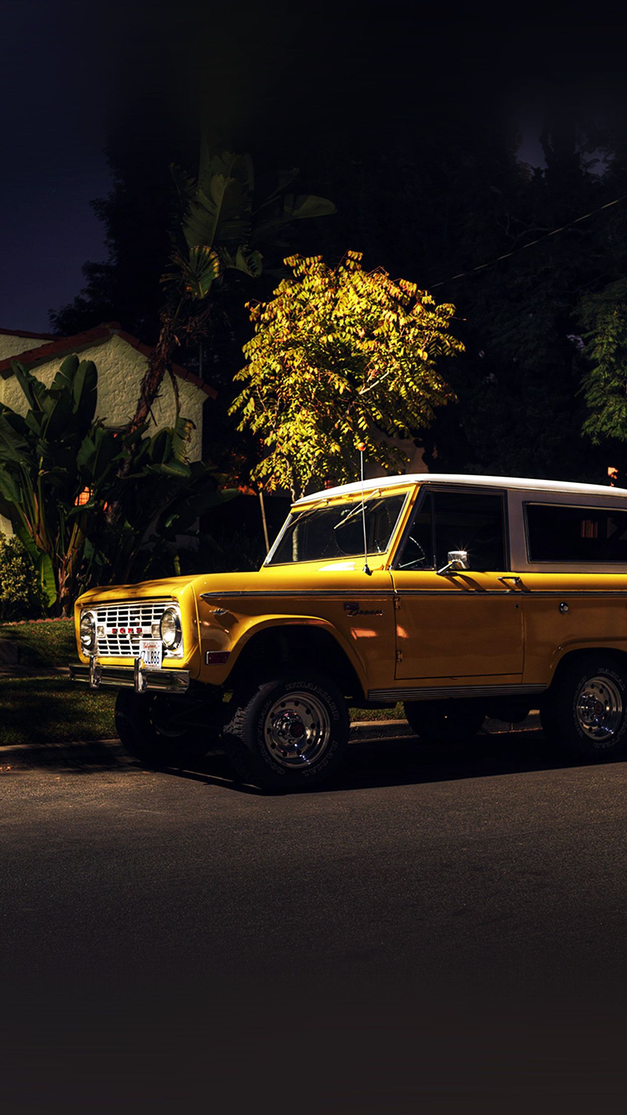 Car Jeep Night Photo City Art Dark Yellow Wallpaper
