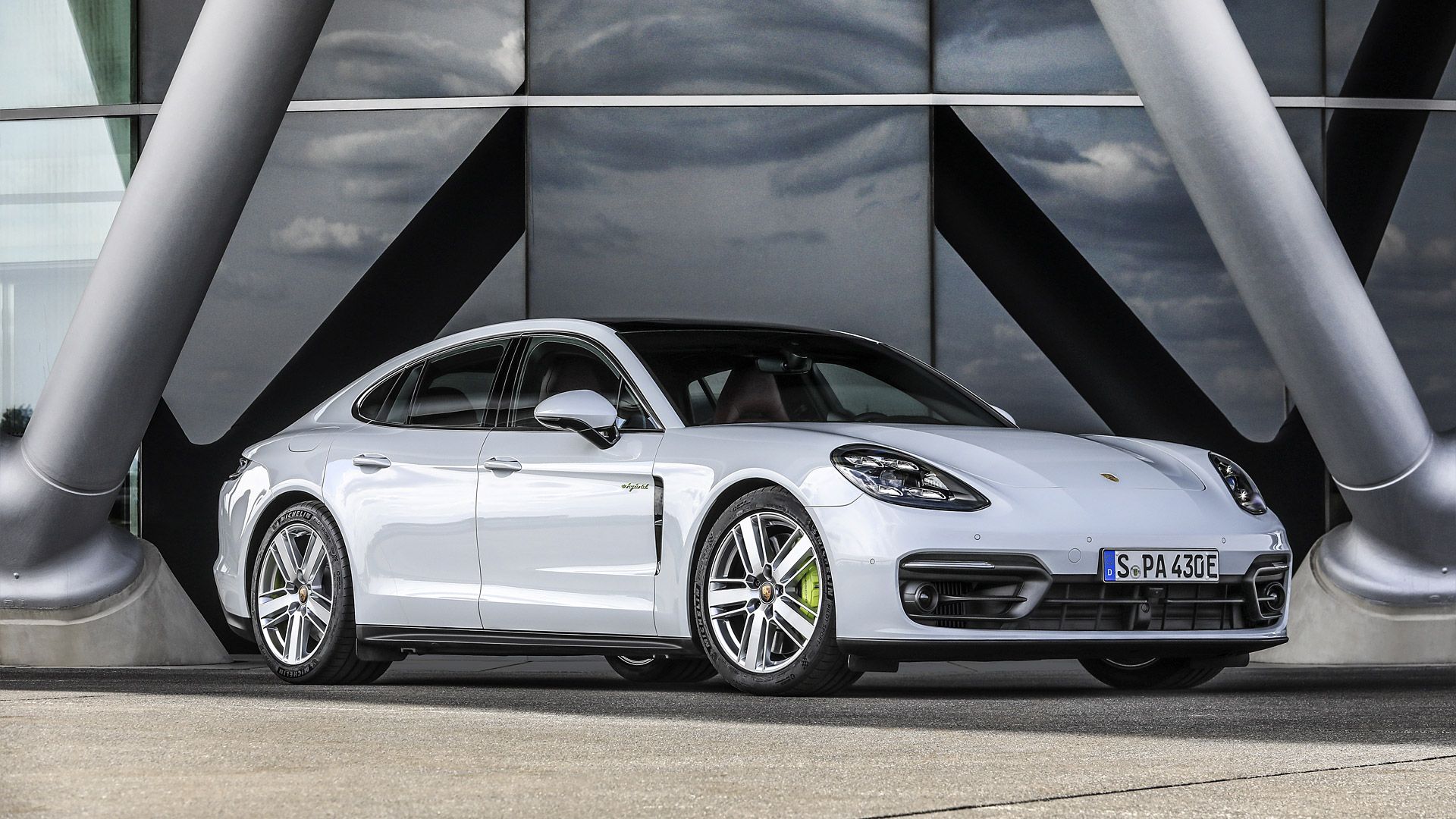 Porsche Panamera 4S E Hybrid Wallpaper, Specs & Videos
