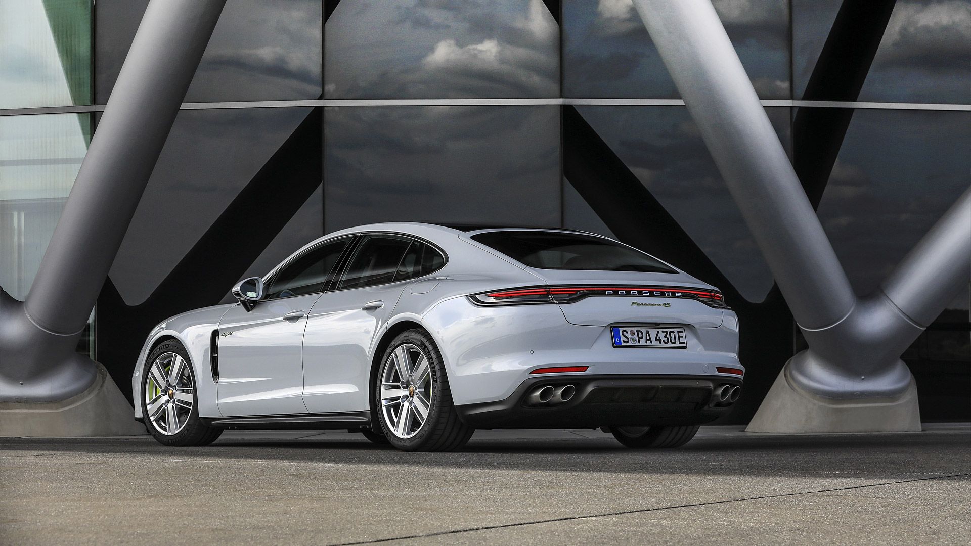 Porsche Panamera 4S E Hybrid Wallpaper, Specs & Videos