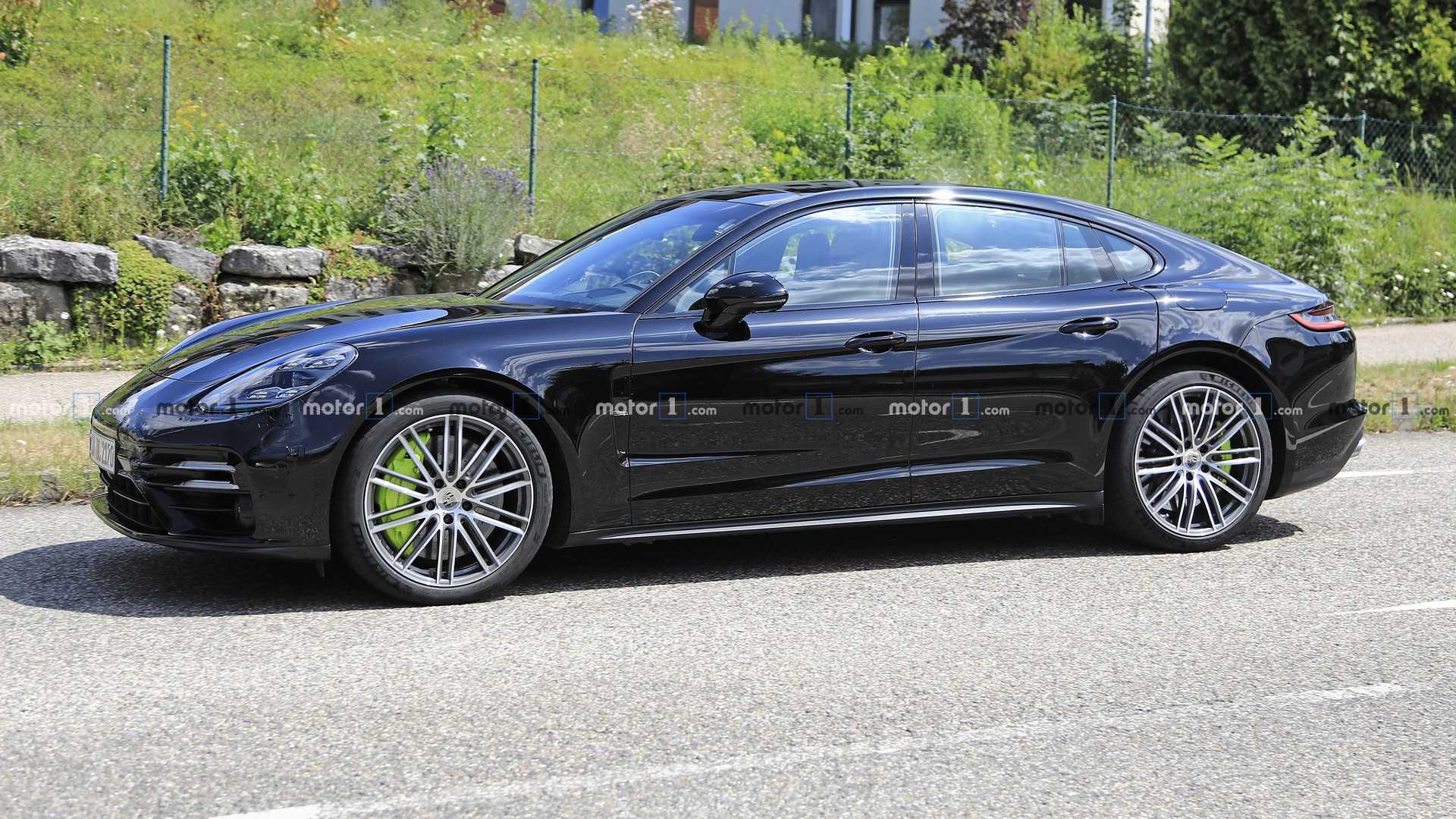 Porsche Panamera Facelift Caught With Sneaky Camouflage