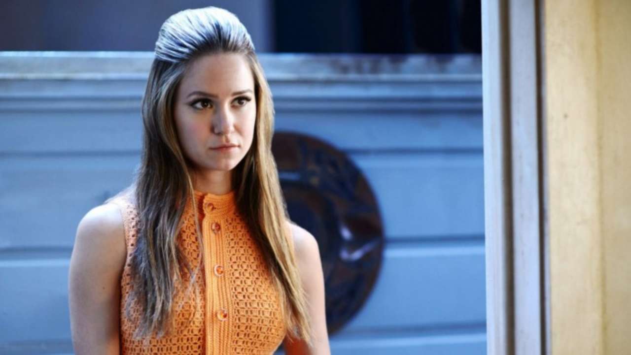 Fantastic Beasts And Where To Find Them Casts Katherine Waterston