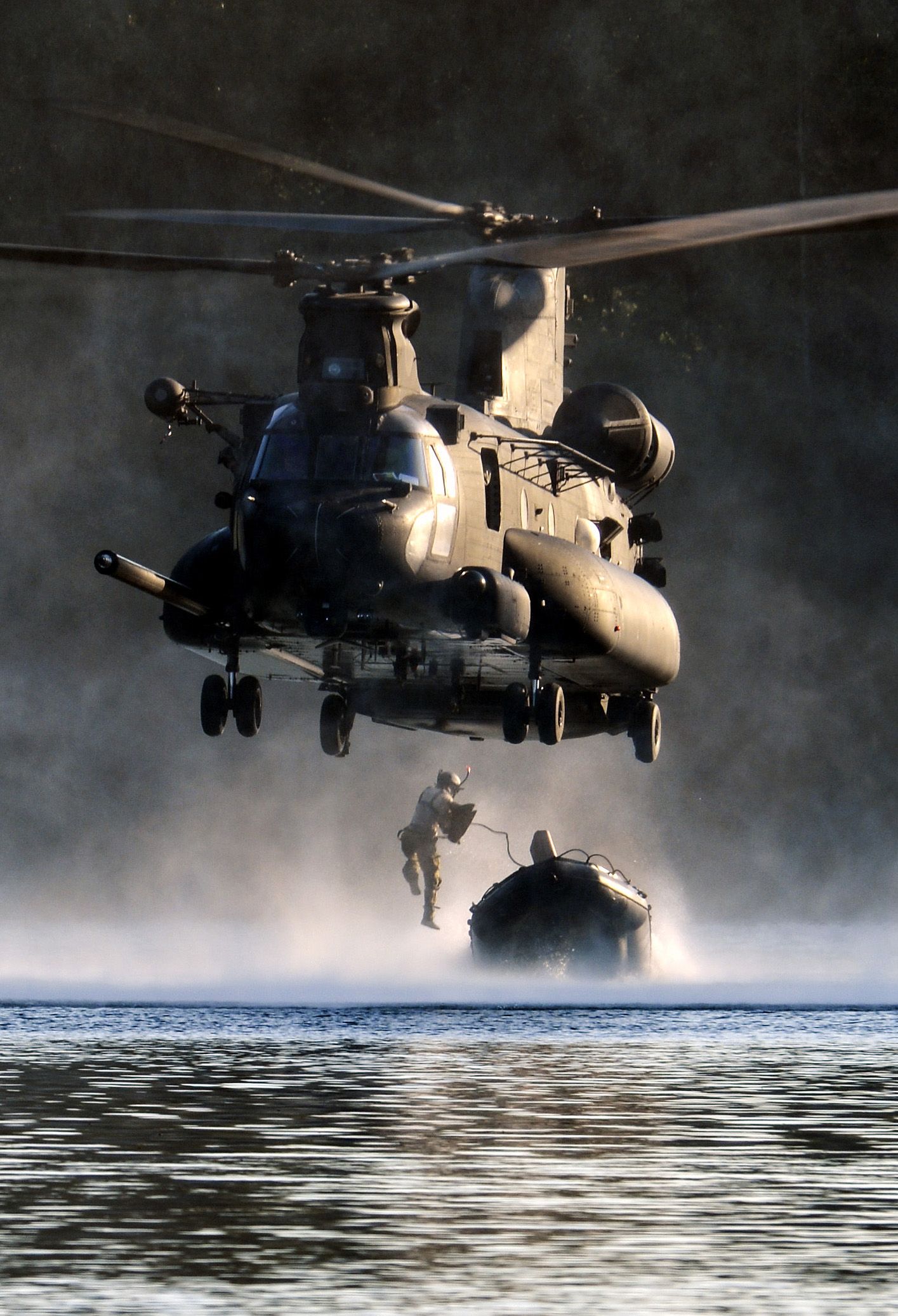 Special tactics Airmen and Soldiers practice amphibious insertions, extractions > U.S. Air Force > Article Display