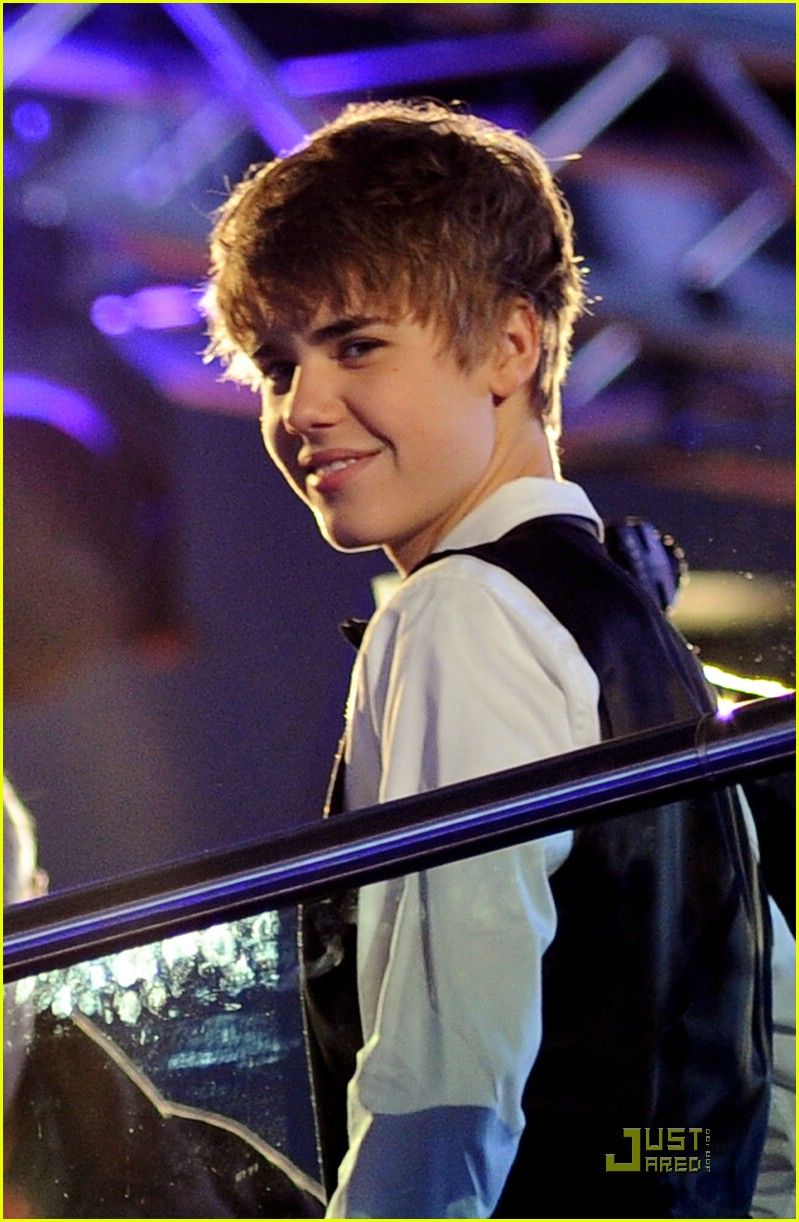 Justin Bieber 'Never Says Never' in London: Photo 405131. Justin Bieber Picture. Just Jared Jr