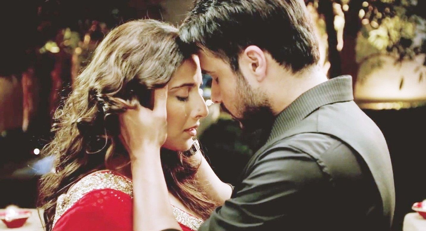 Review Central: Hamari Adhuri Kahani: Painful, disappointing, outdated