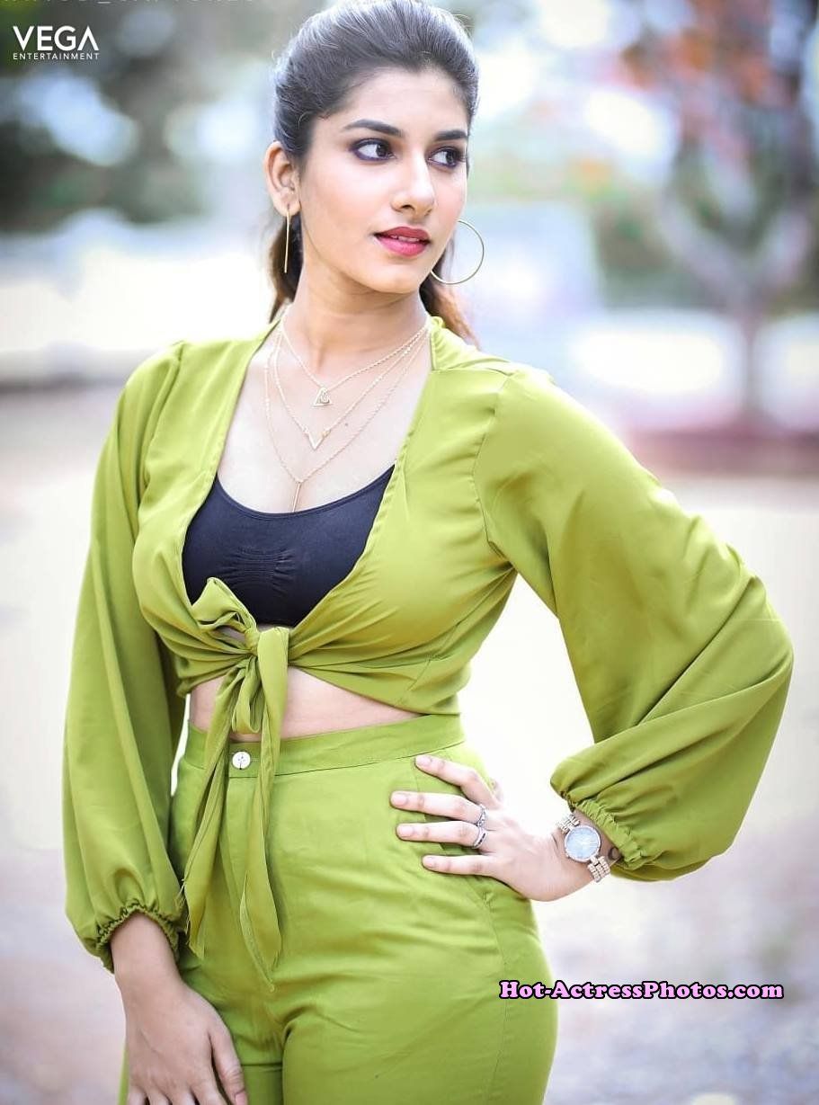 Vishnu Priya Bhimeneni Hot Photo Actress Photo