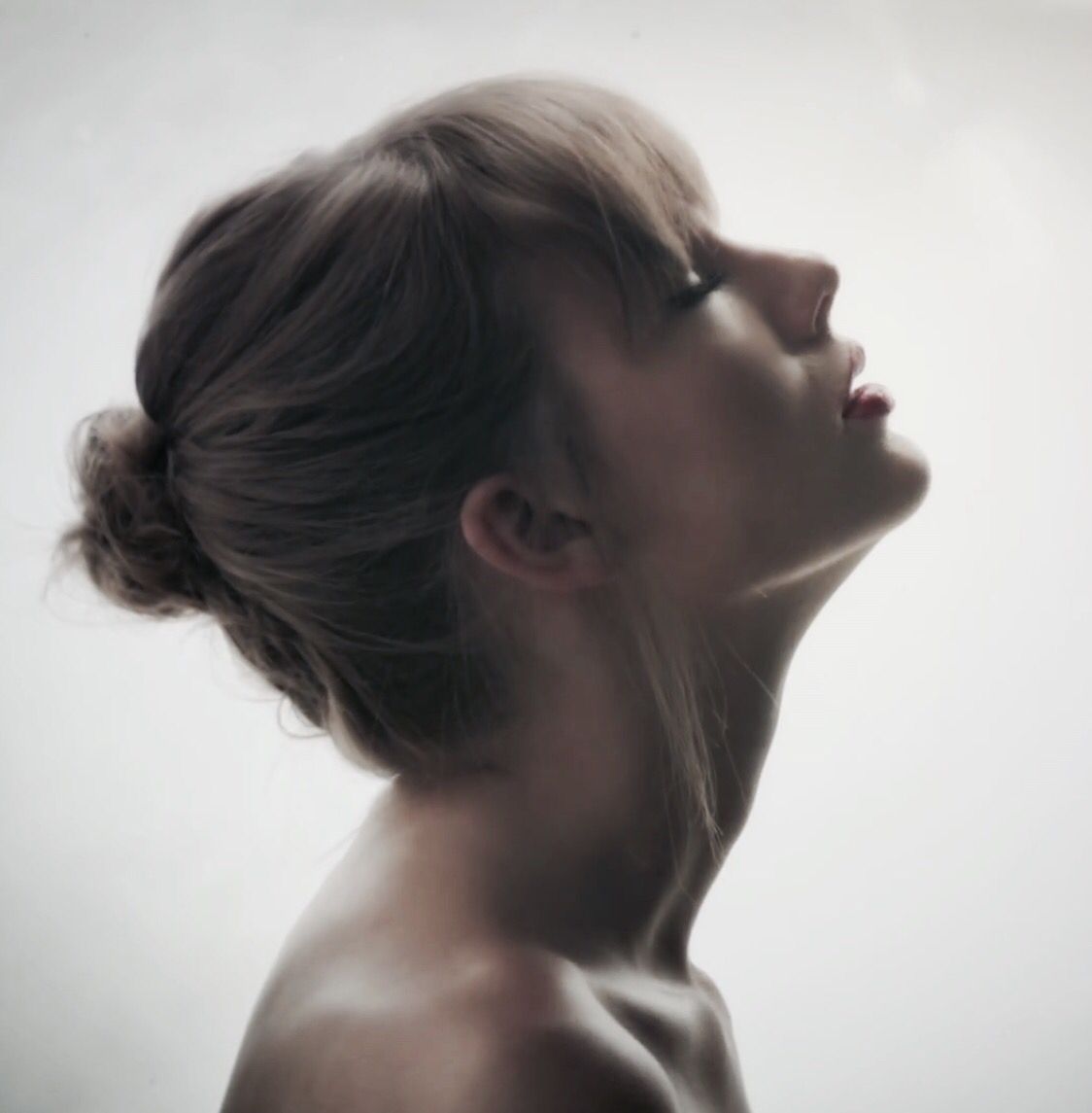 Taylor Swift Style Music Video. Taylor Swift Music Videos, Taylor Swift Music, Taylor Swift Hair