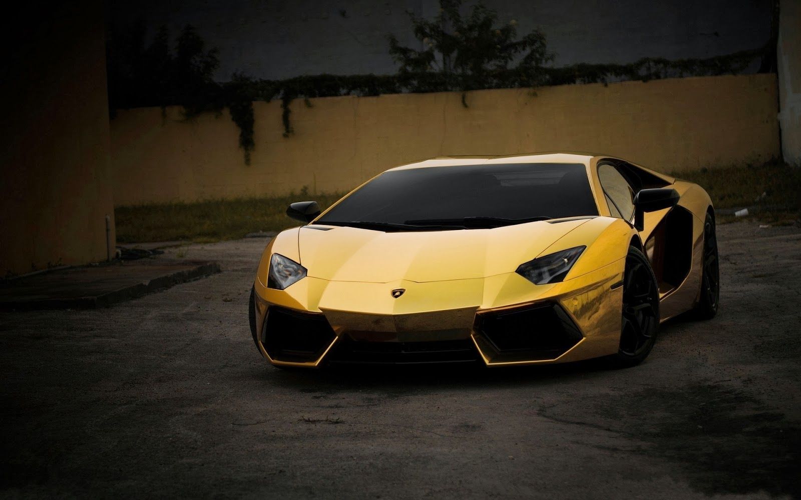 Supercar Wallpaper: Gold Lamborghini Aventador Exterior Image Just Welcome