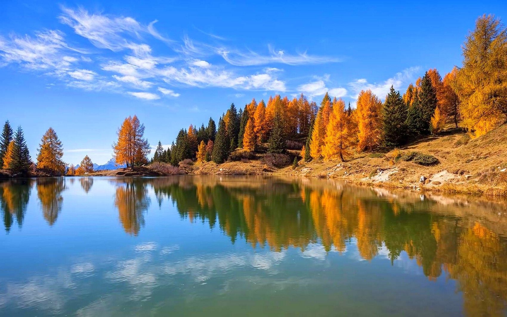 nature, Landscape, Lake, Fall, Forest, Italy, Trees, Water, Calm, Blue, Gold Wallpaper HD / Desktop and Mobile Background