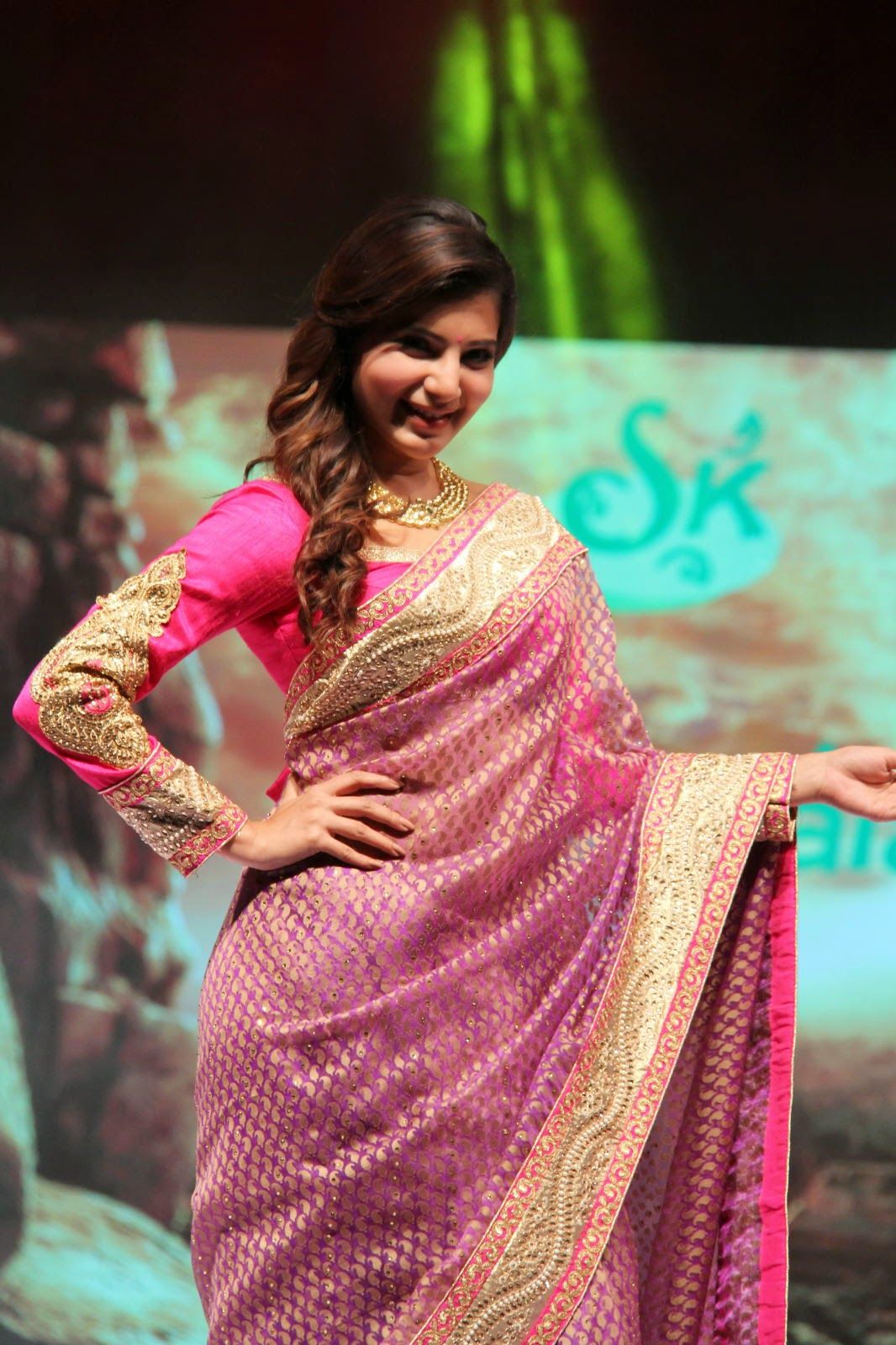 Samantha New Ramp Walk in Saree photo 24. telugu movie actress hero wallpaper events news stills photo gallery