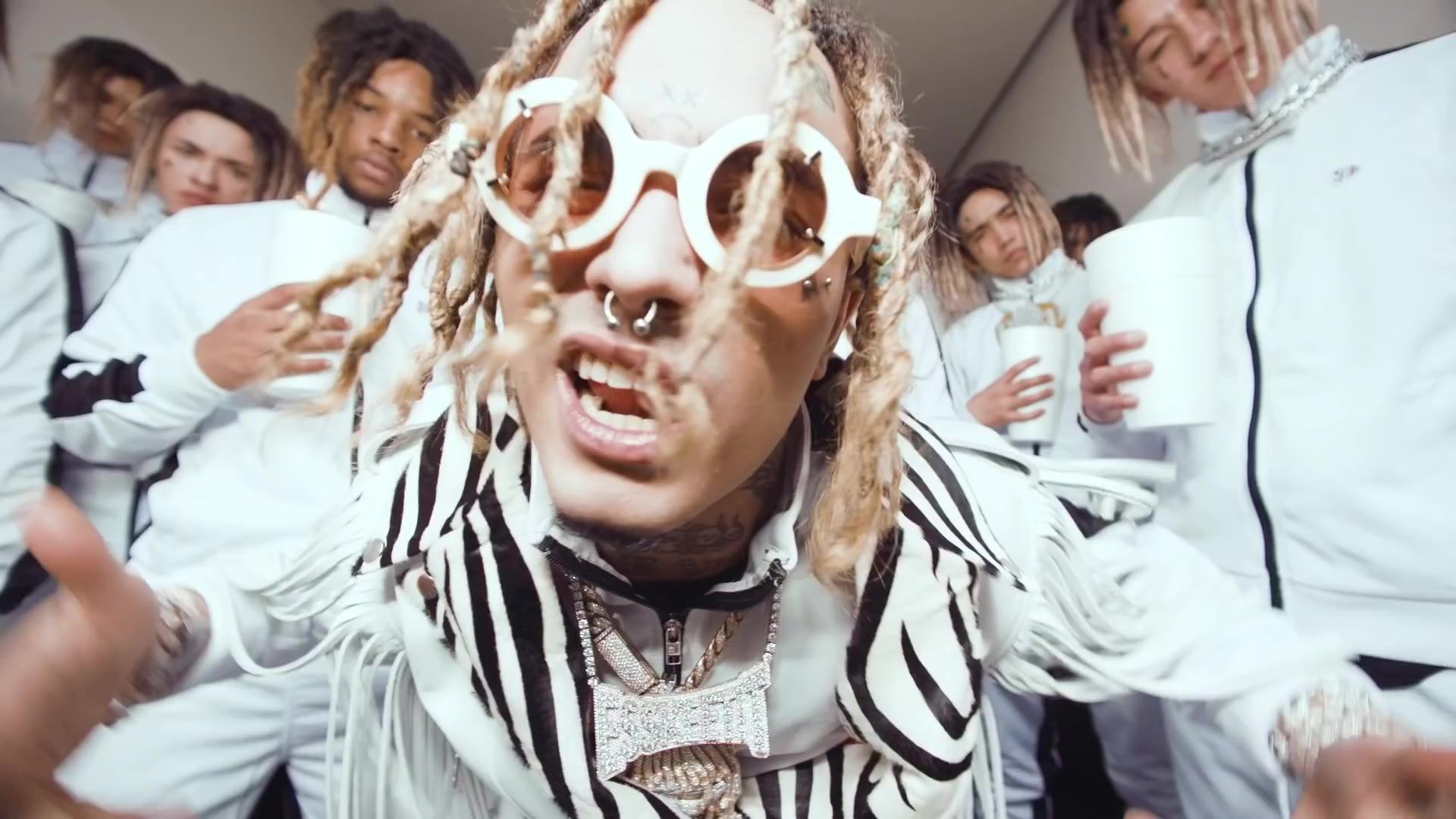 Round Glasses Worn by Lil Pump in “Be Like Me” Youtube