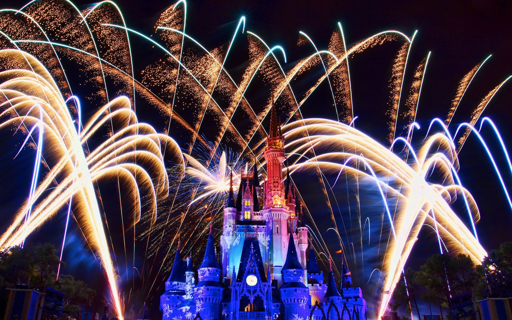Disneyland Vacations : Disneyland Fantasy Christmas Holidays : Fireworks