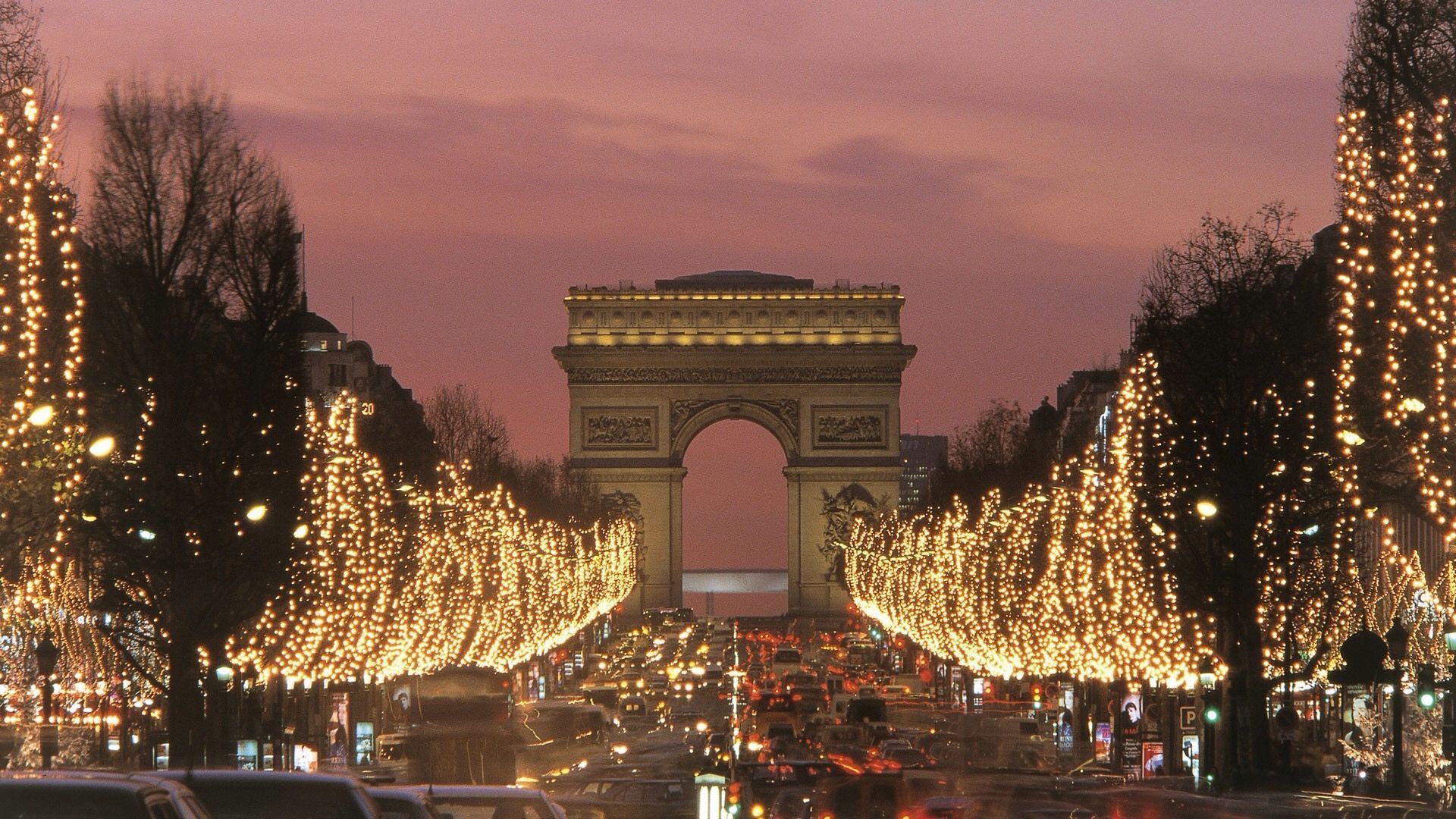 travel to paris for christmas