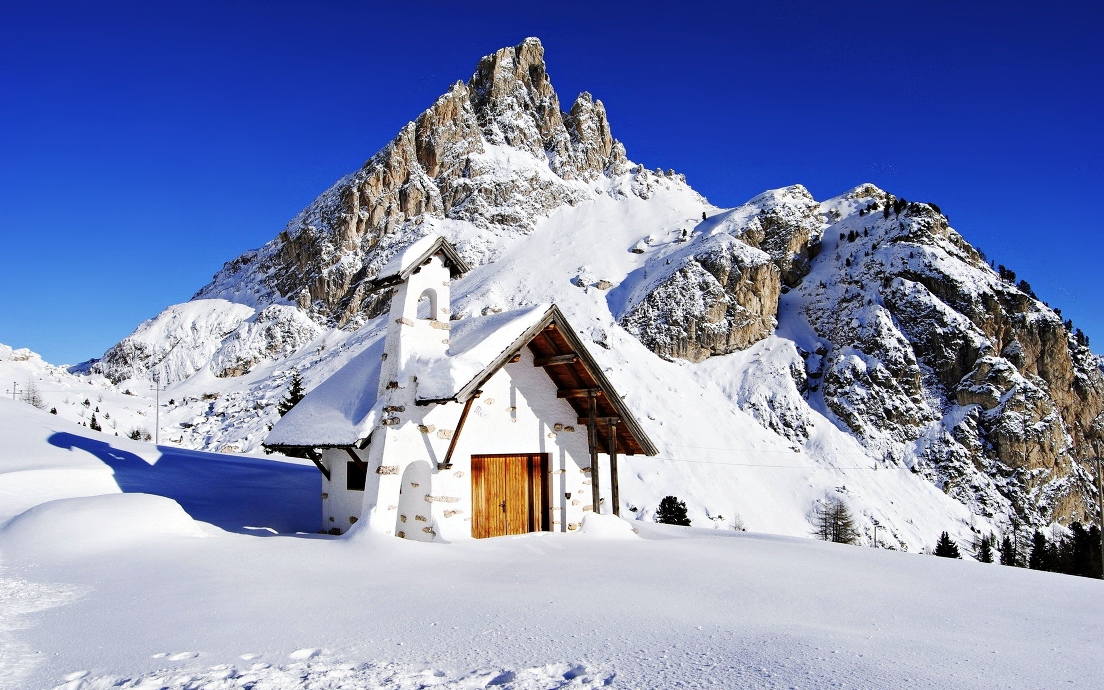 Snow mountains house sky blue sunny landscapes nature winter high wallpaperx2400
