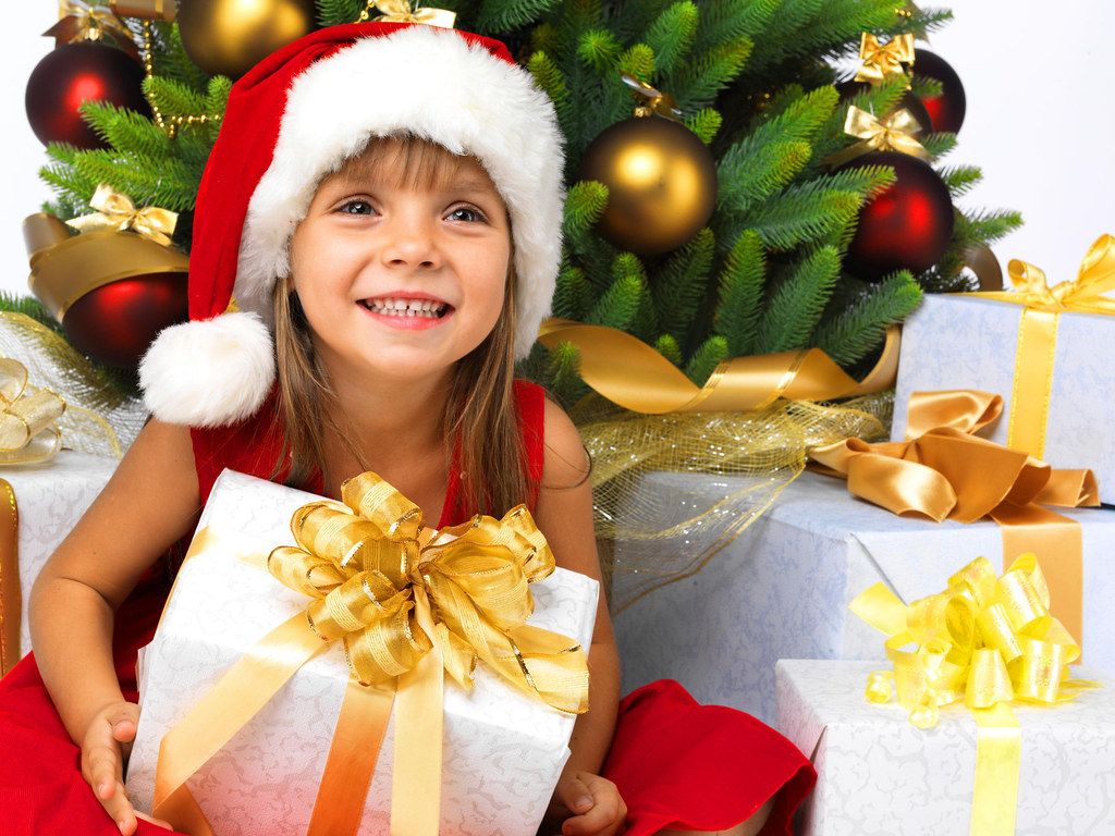Cute Kid Girl Christmas Gifts Tree Holidays HD Wallpaper HD Wallpaper