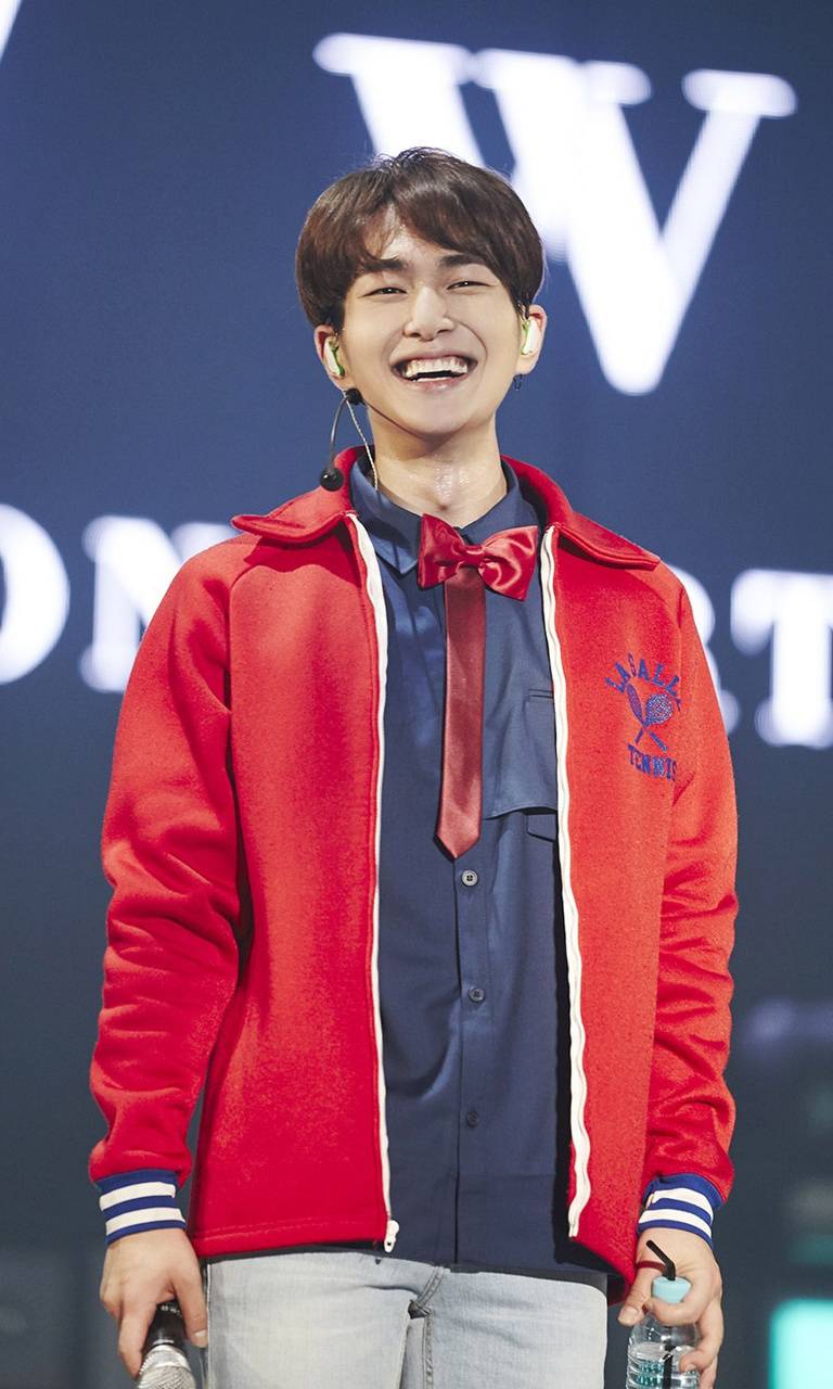 shinee onew wallpaper