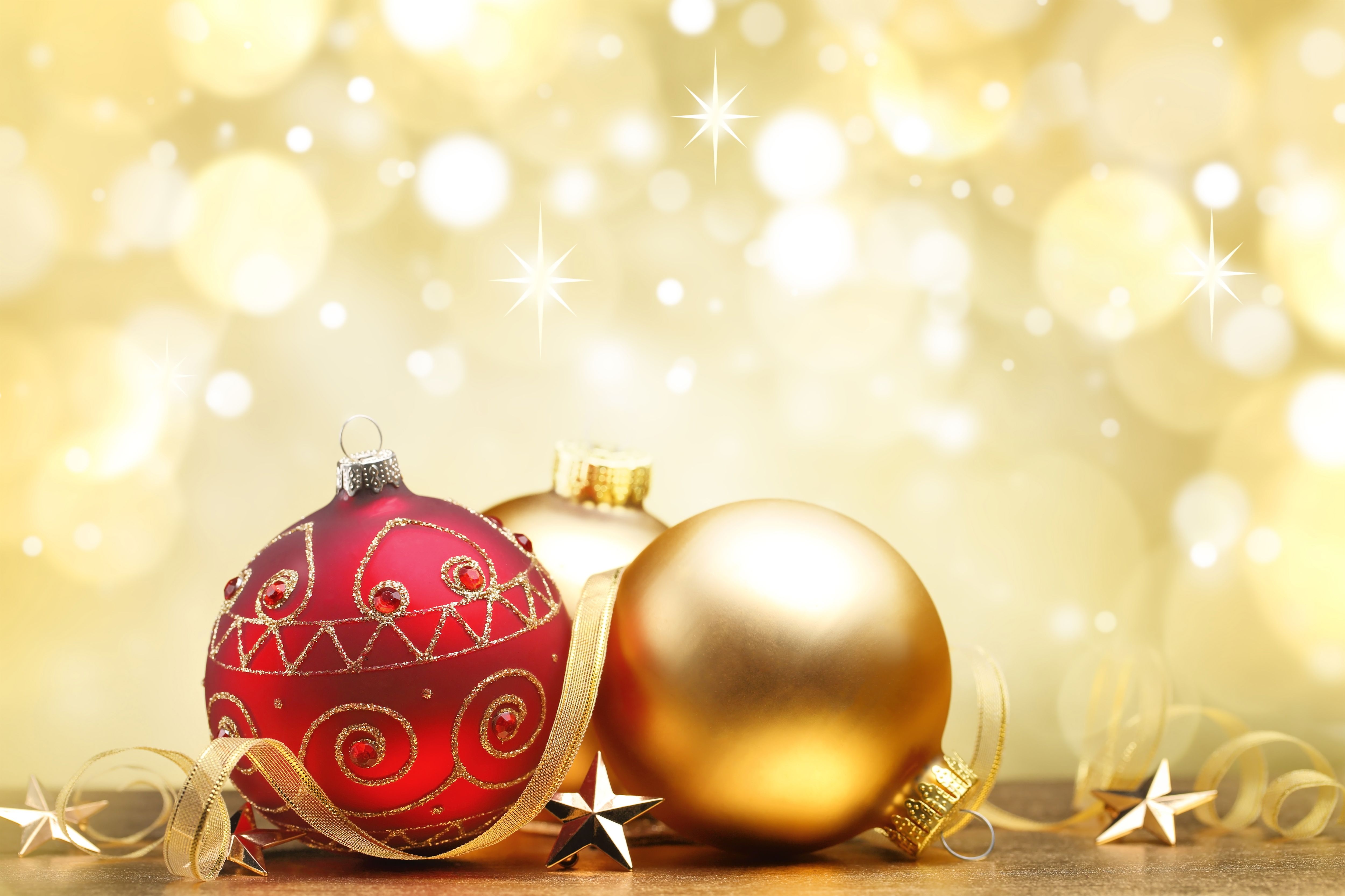 Christmas Background With Red And Gold Ornaments Quality Image And Transparent PNG Free Clipart
