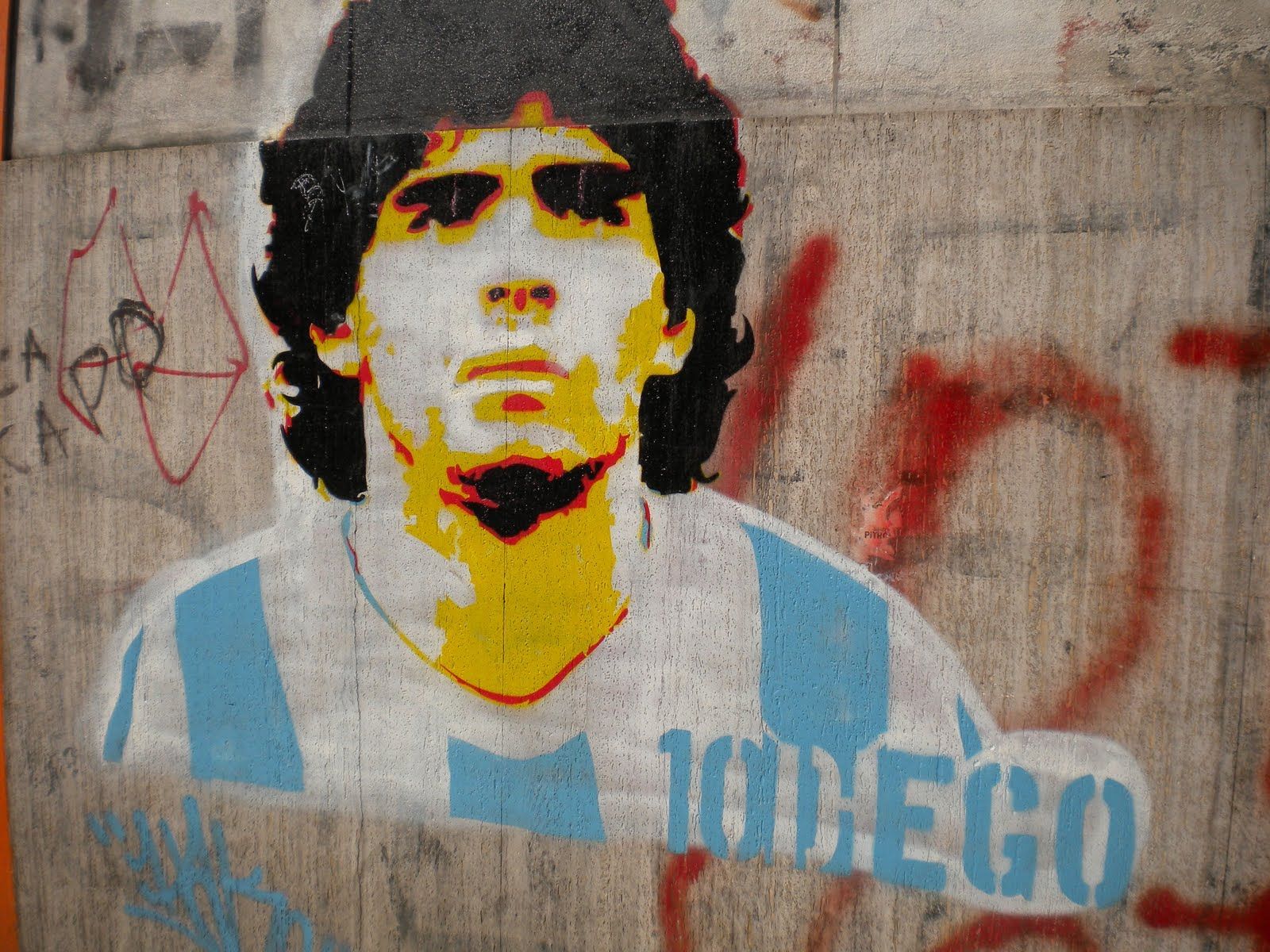 Historical Wallpaper: Diego Maradona (1960-). Diego maradona, Graffiti, Historical wallpaper