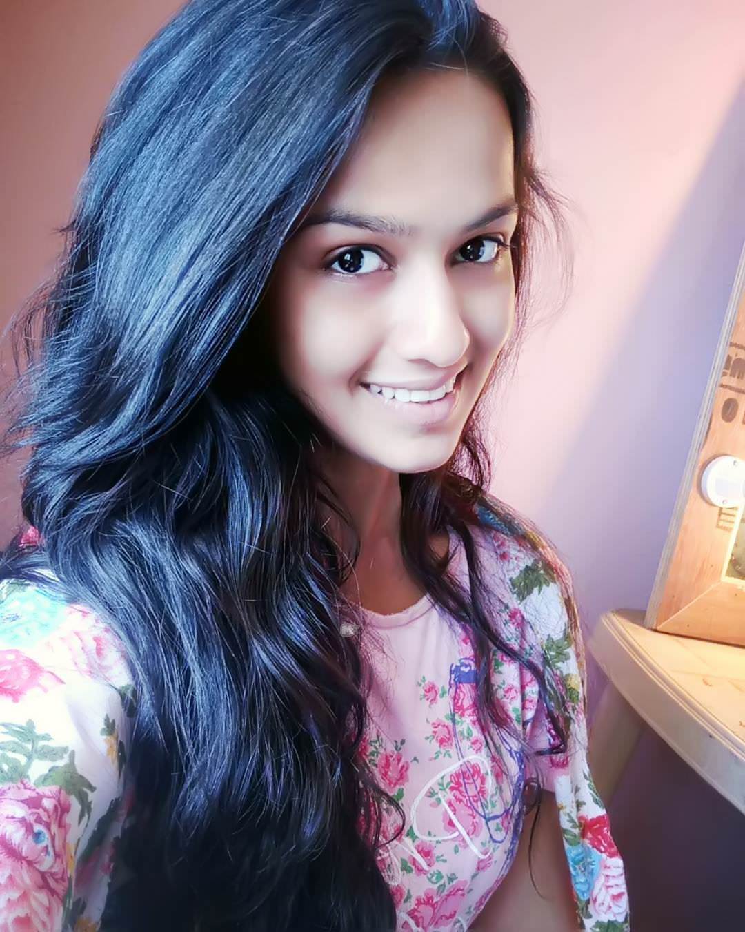 Shivani Baokar hot , Biography, wiki, age, husband, Marathi Actress