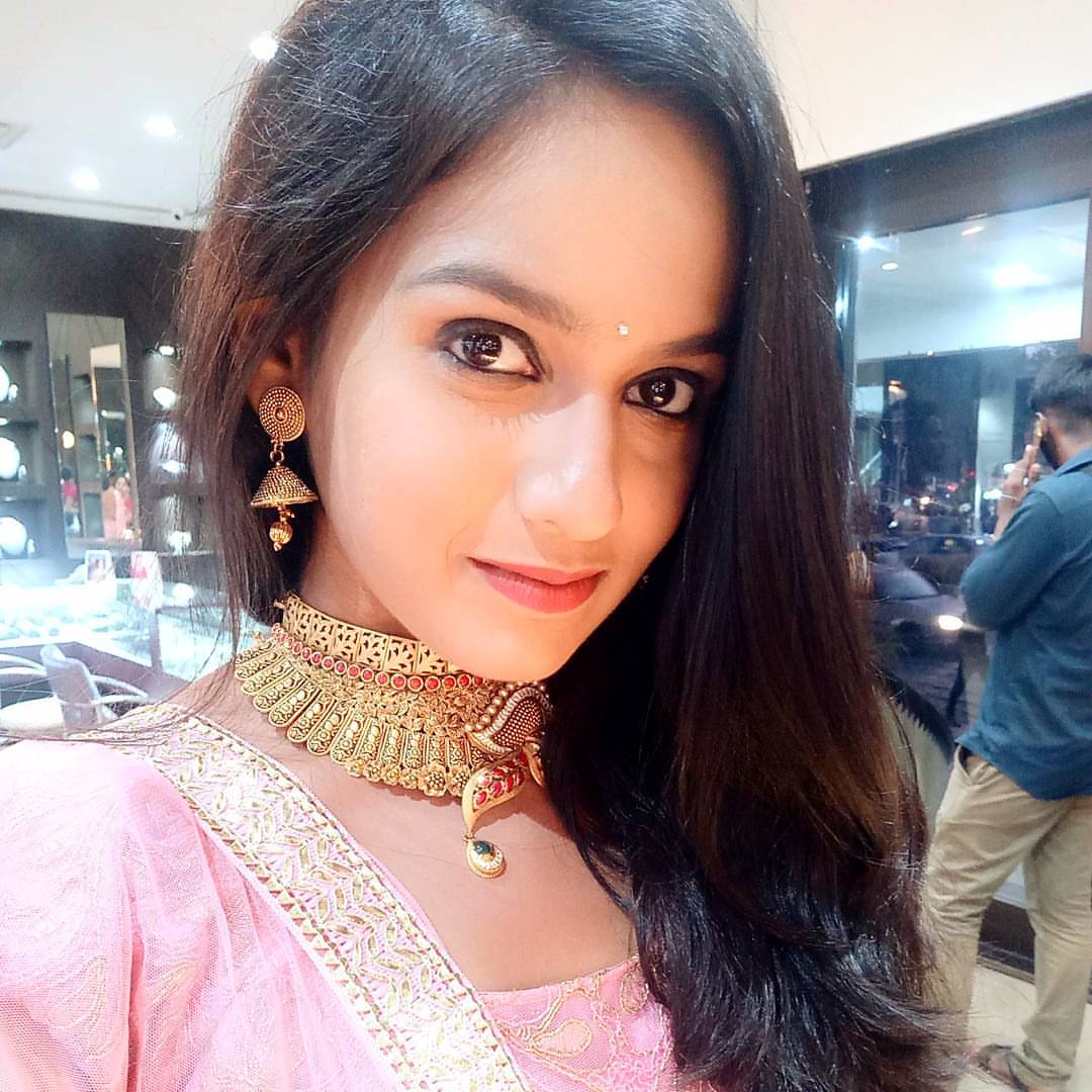 Shivani Baokar, Height & Life Story. Super Stars Bio