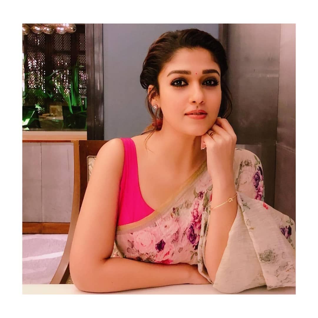 Nayanthara New Latest HD Photo In Pink Saree