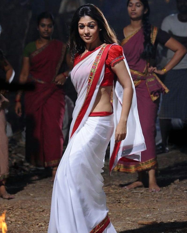 Nayantara Navel Show Photo In White Saree