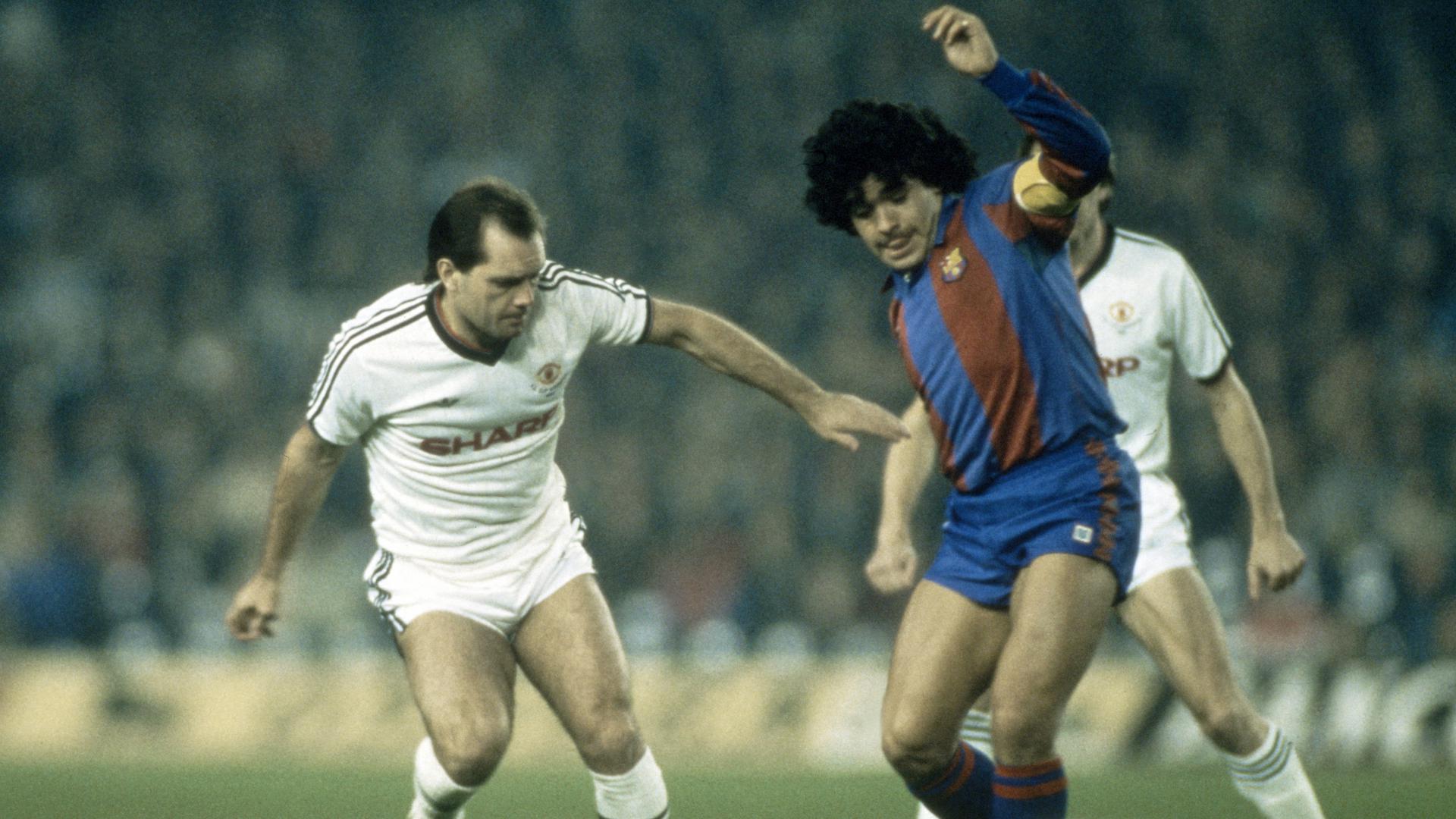 Man Utd pay respects as Diego Maradona passes away