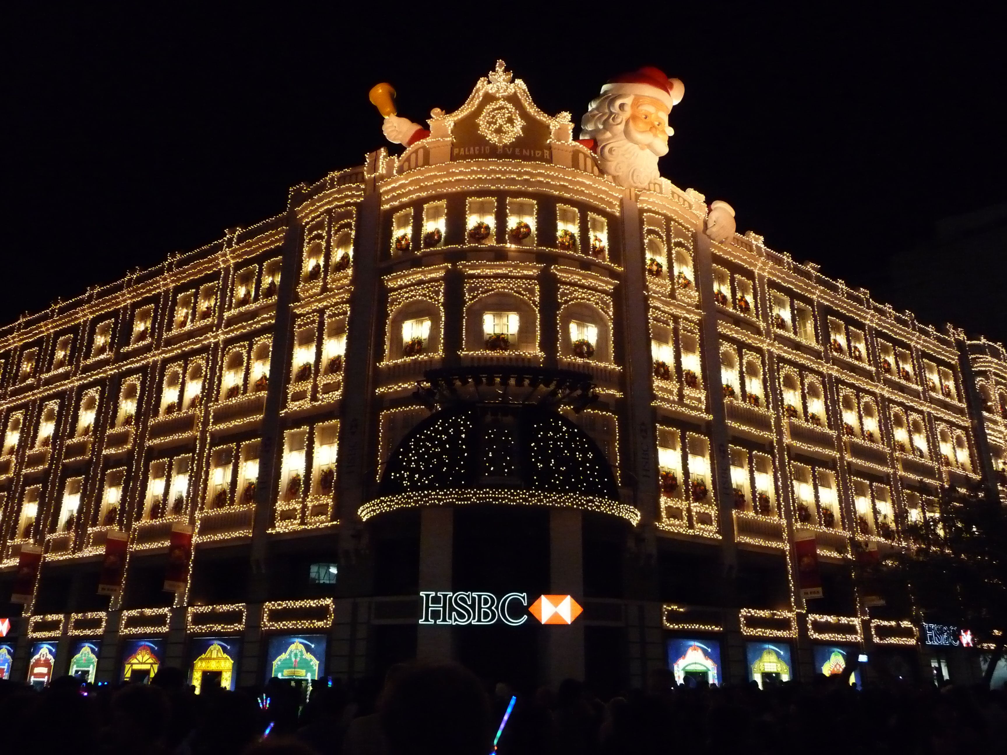 Curitiba: The Brazilian capital of Christmas. Travel to Parana