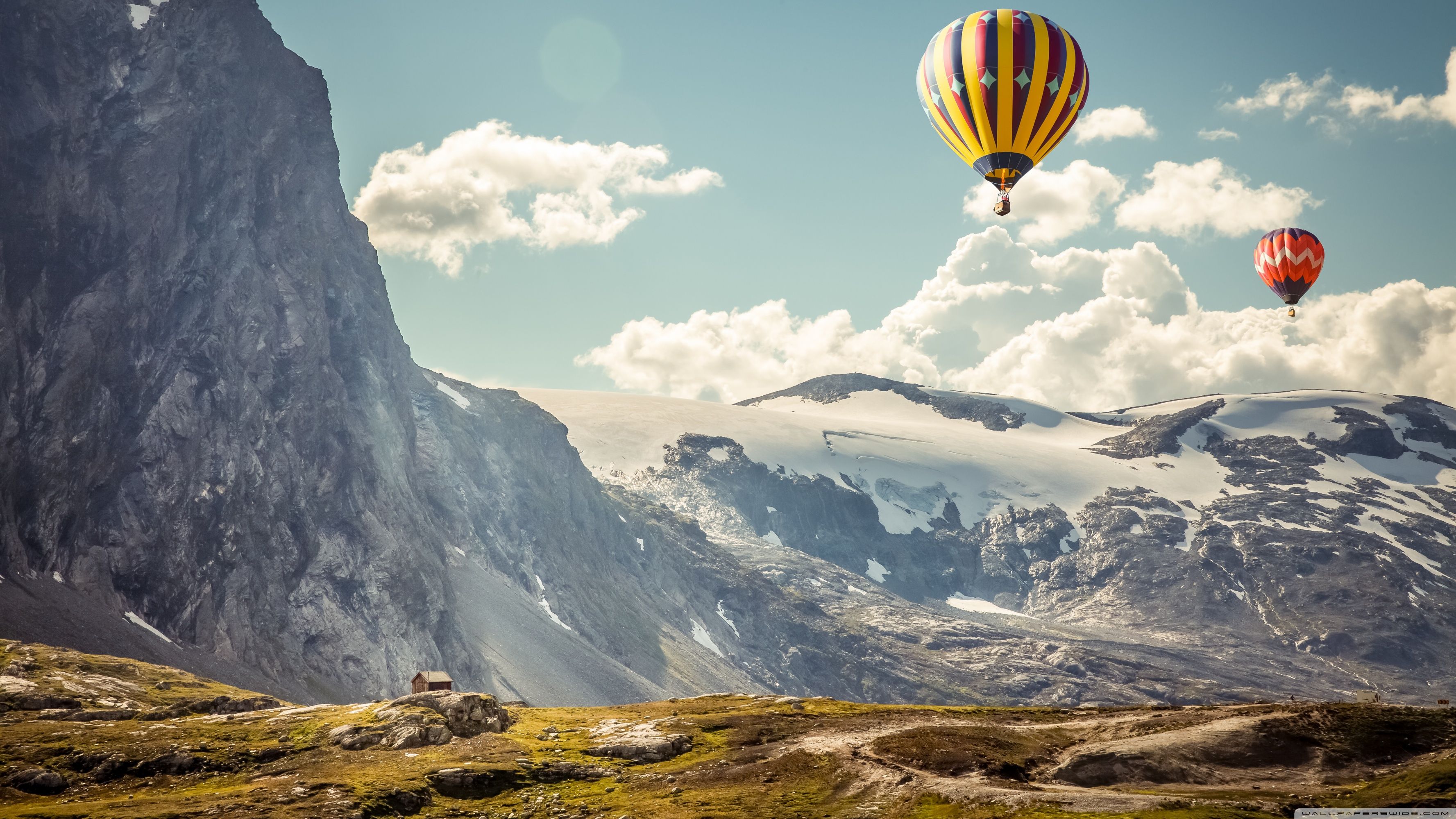 Hot Air Balloons in the Air Ultra HD Desktop Background Wallpaper for 4K UHD TV, Widescreen & UltraWide Desktop & Laptop, Multi Display, Dual & Triple Monitor, Tablet