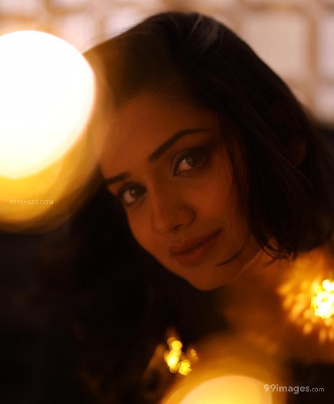 Hruta Durgule HD Wallpaper (Desktop Background / Android / iPhone) (1080p, 4k) (1066x1292)