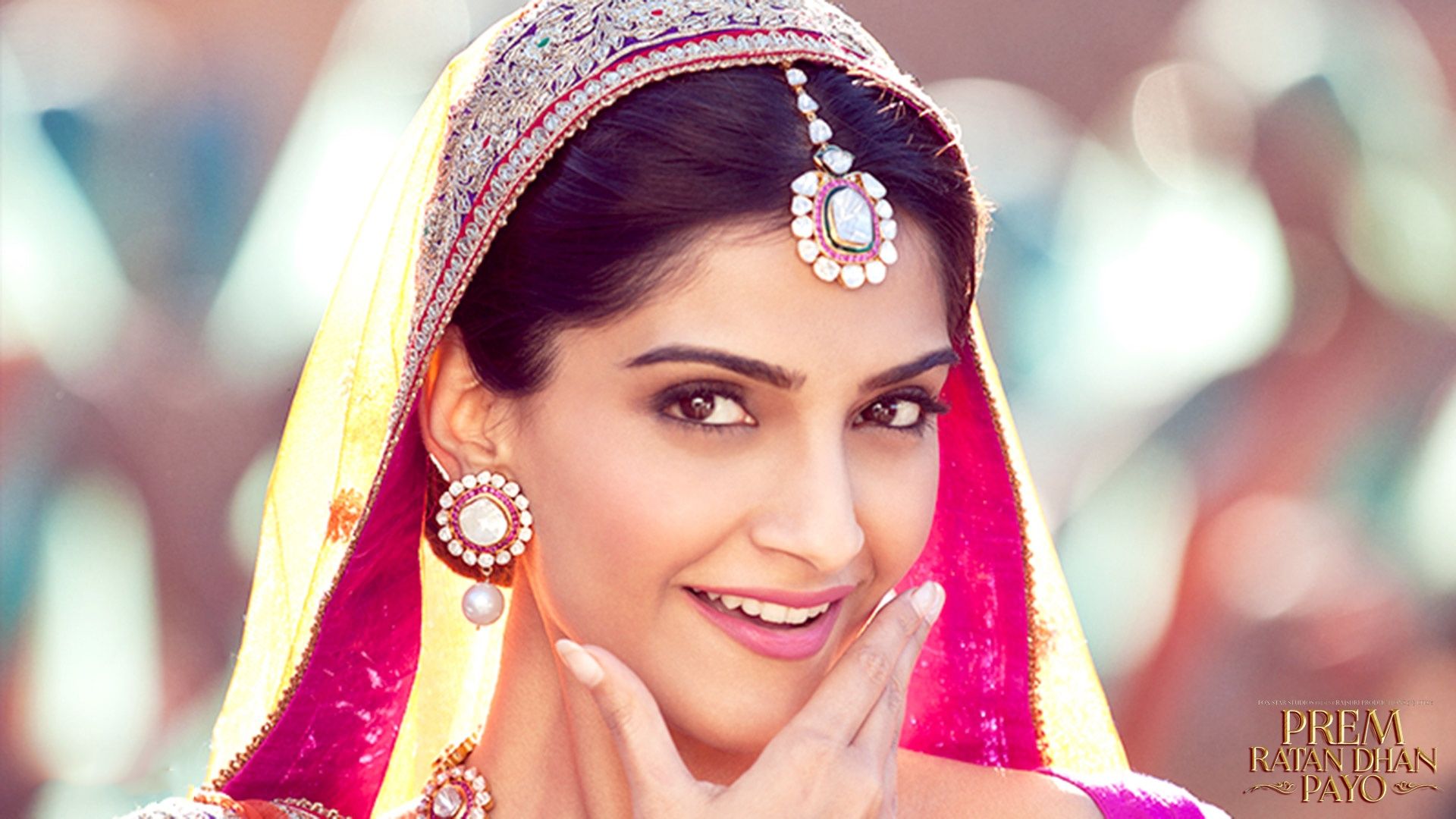 Sonam Kapoor Prem Ratan Dhan Payo Wallpaper