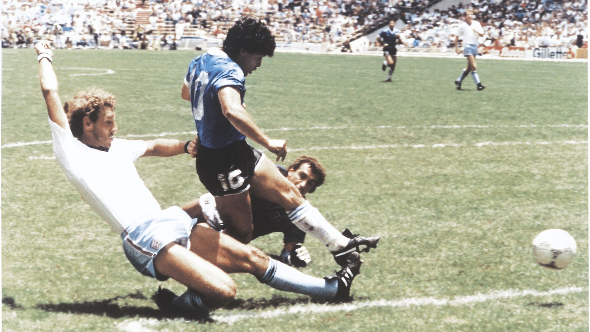 Muere Diego Maradona: Barrilete cósmico: Maradona y el gol que cambió la historia del fútbol. MARCA Claro Usa
