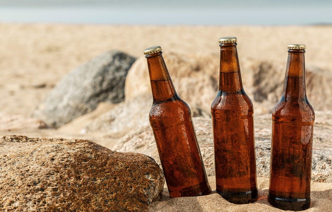 Wallpaper sand, sea, beach, the sun, stones, beer, bottle, wet, bokeh, closeup image for desktop, section разное