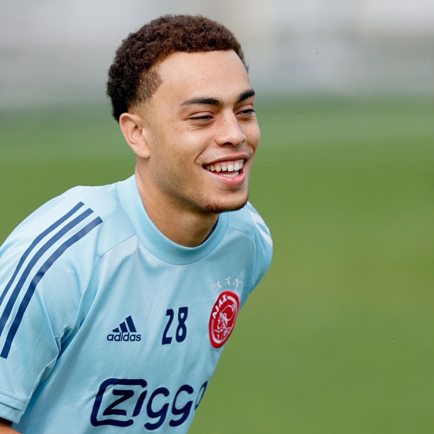 Bayern Munich and Ajax now just trying to agree fee for Sergiño Dest Football Works