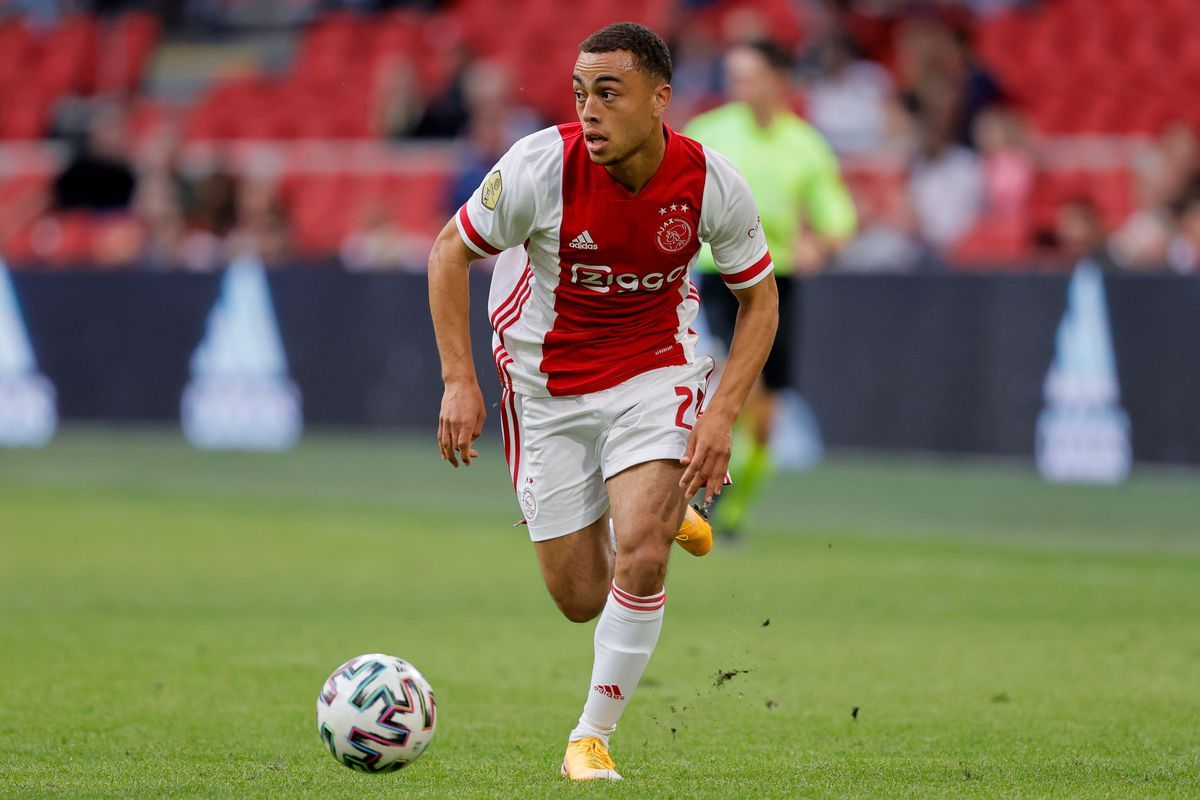BREAKING: Conflicting Reports Regarding Barcelona Ajax Deal For Sergiño Dest Football Works