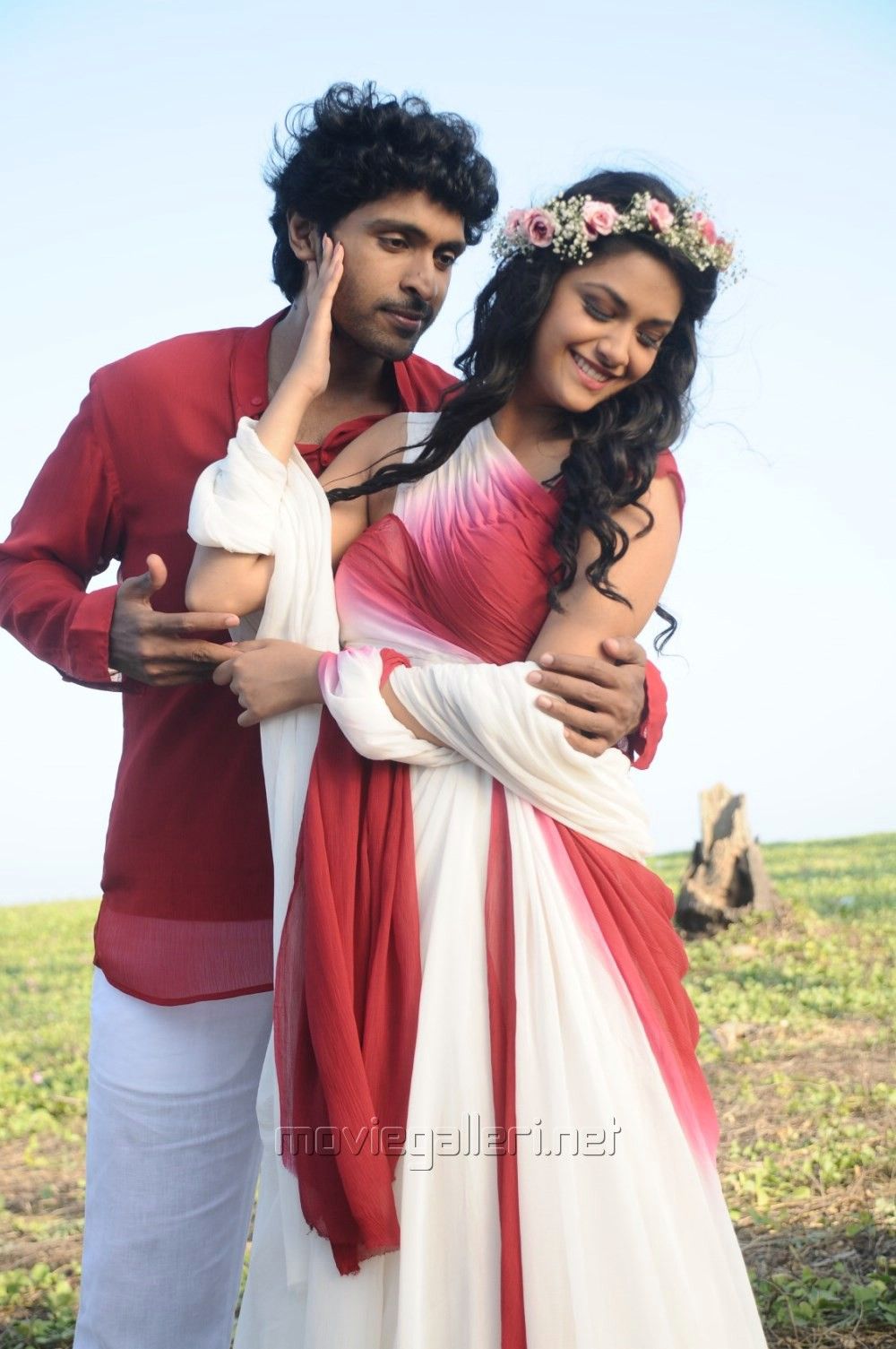 Idhu Enna Maayam Movie Stills. Vikram Prabhu. Keerthi Suresh. New Movie Posters